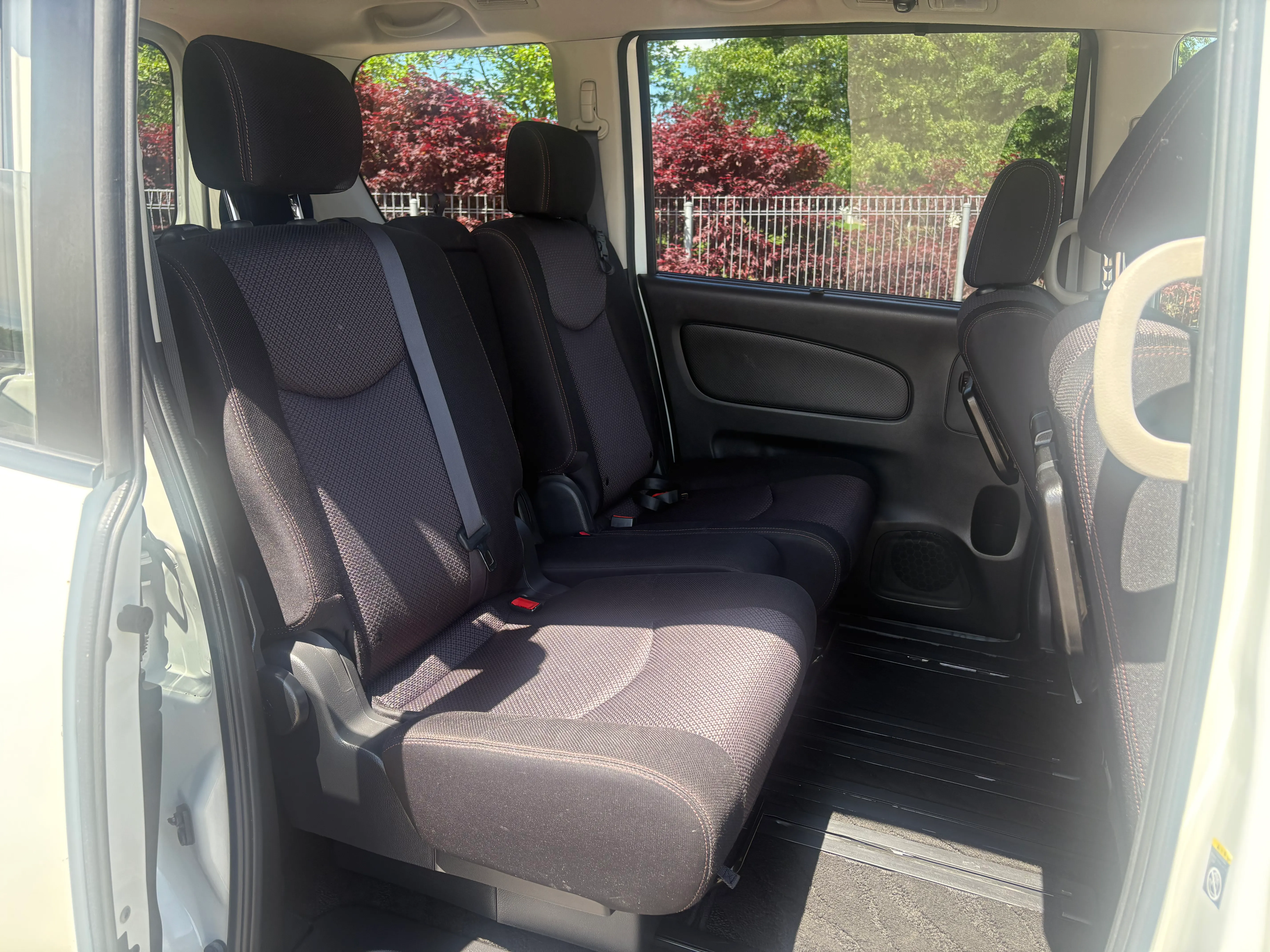 2013 Nissan Serena highway star hybrid Carousel 7