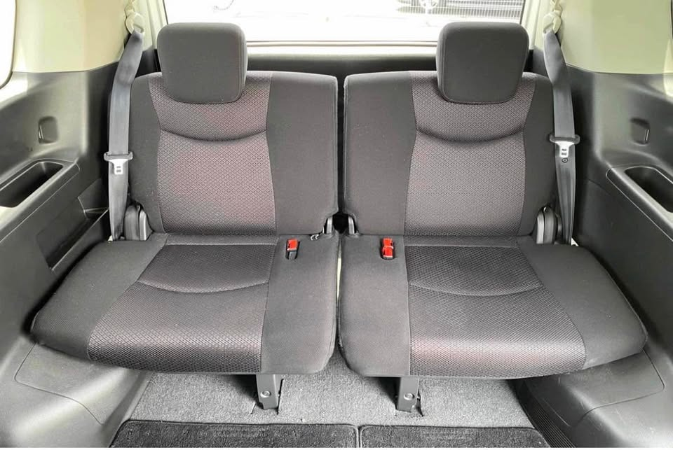 2012 Nissan Serena Carousel 6