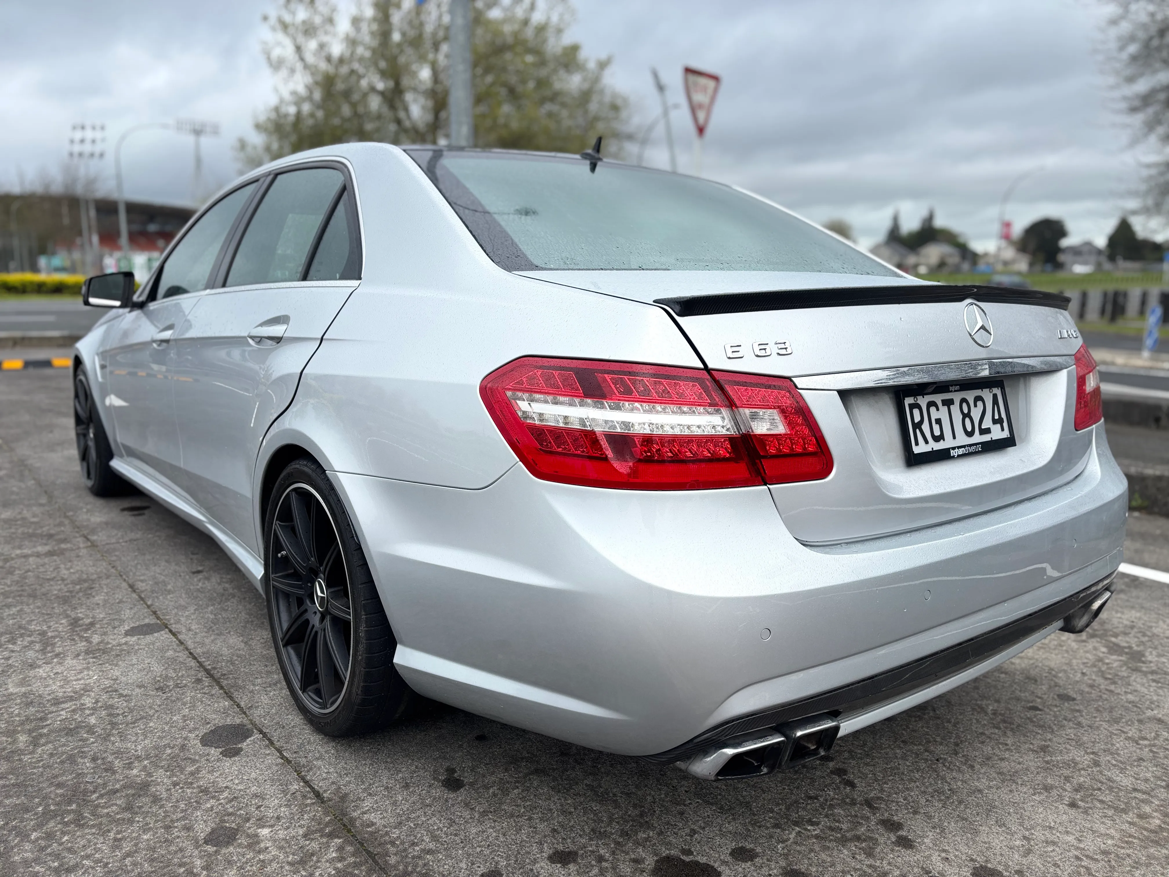 2010 Mercedes-Benz E63 6.2L V8 AMG Carousel 9