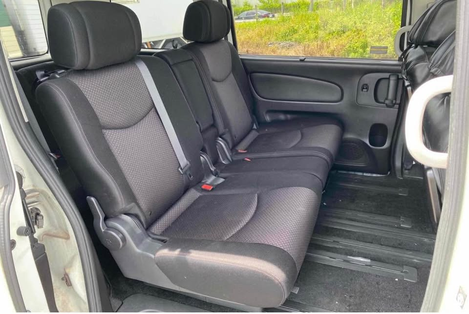 2012 Nissan Serena Carousel 5