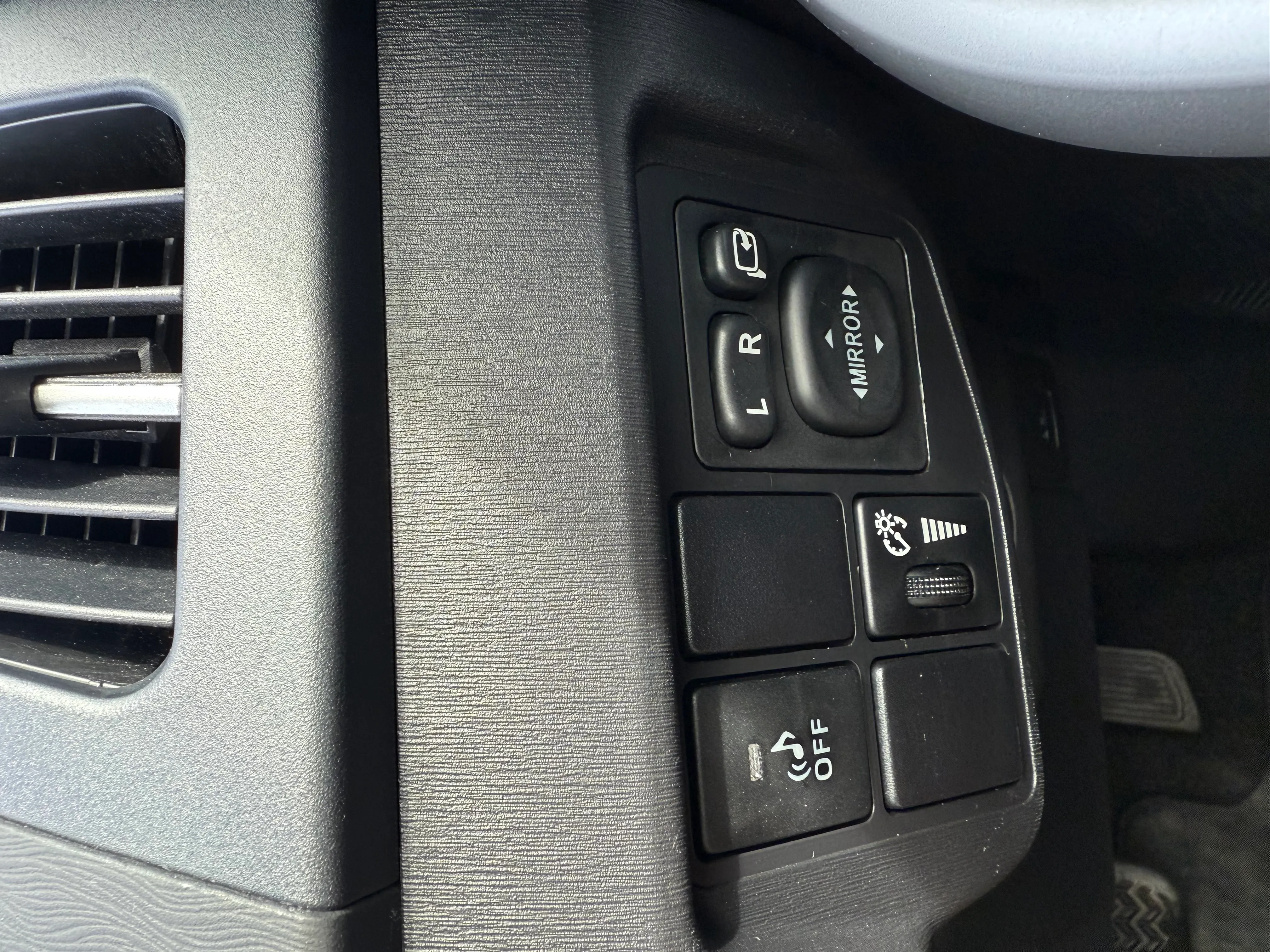 2012 Prius phv  Carousel 4