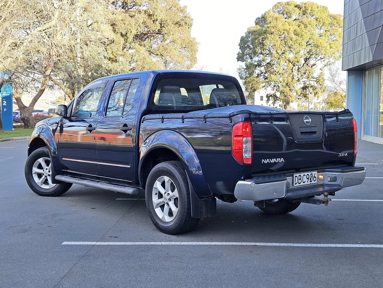 2005 Nissan Navara 4WD M Carousel 1