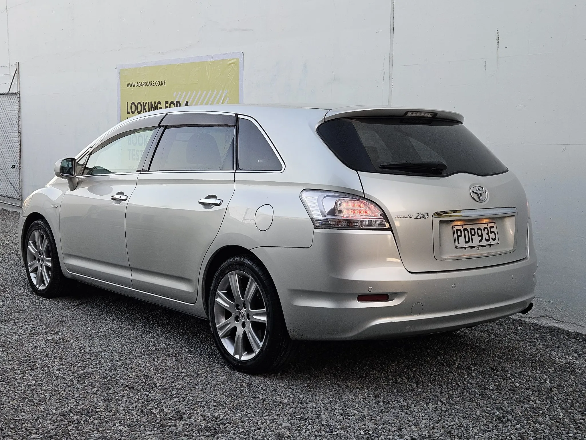2008 Toyota Mark-X Zio Carousel 2