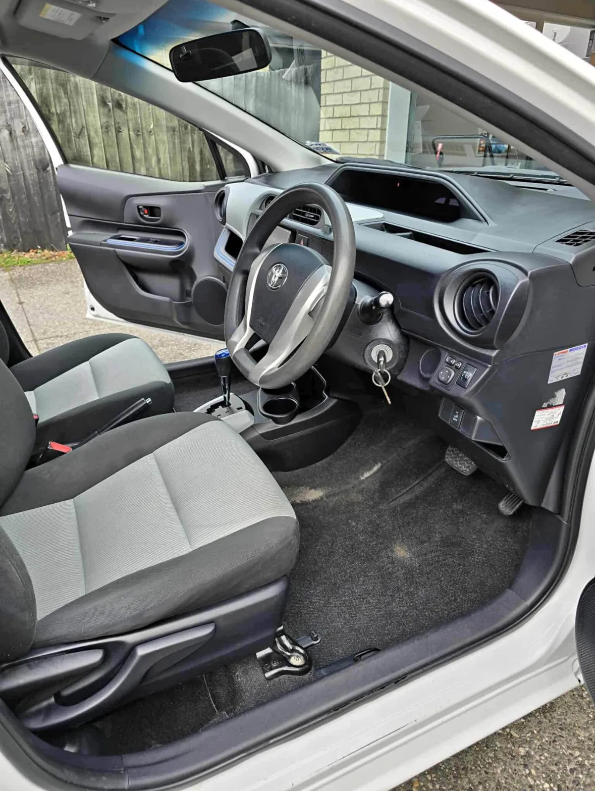 Toyota Aqua 2014 Carousel 4