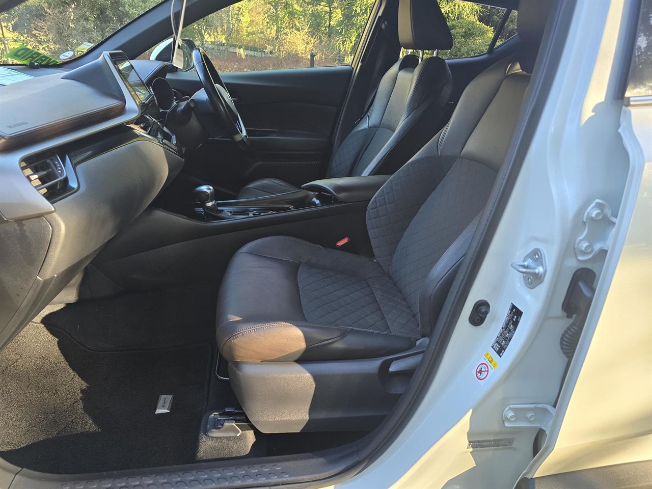 2017 Toyota C-HR Carousel 3
