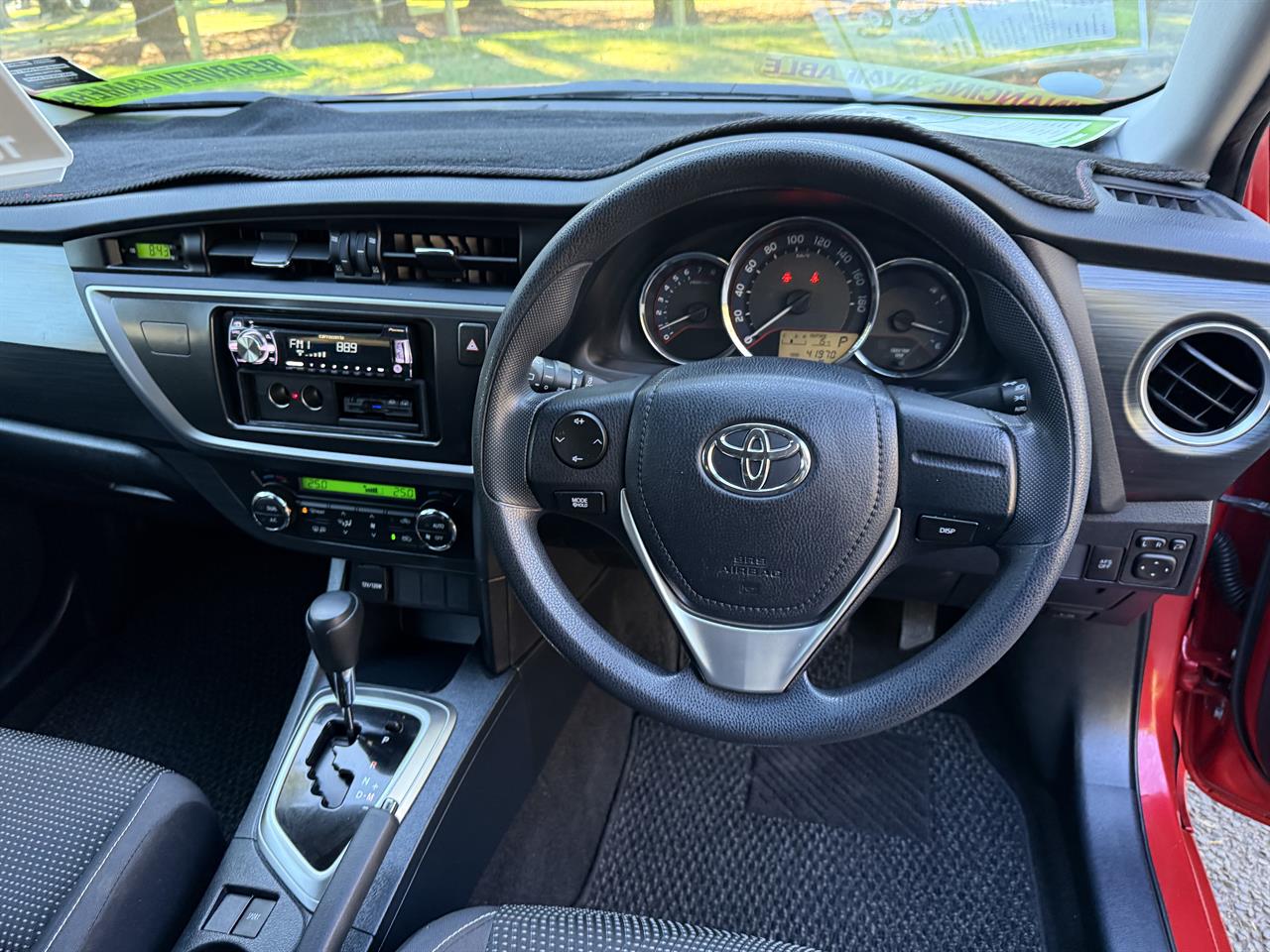 2013 Toyota Auris Carousel 1