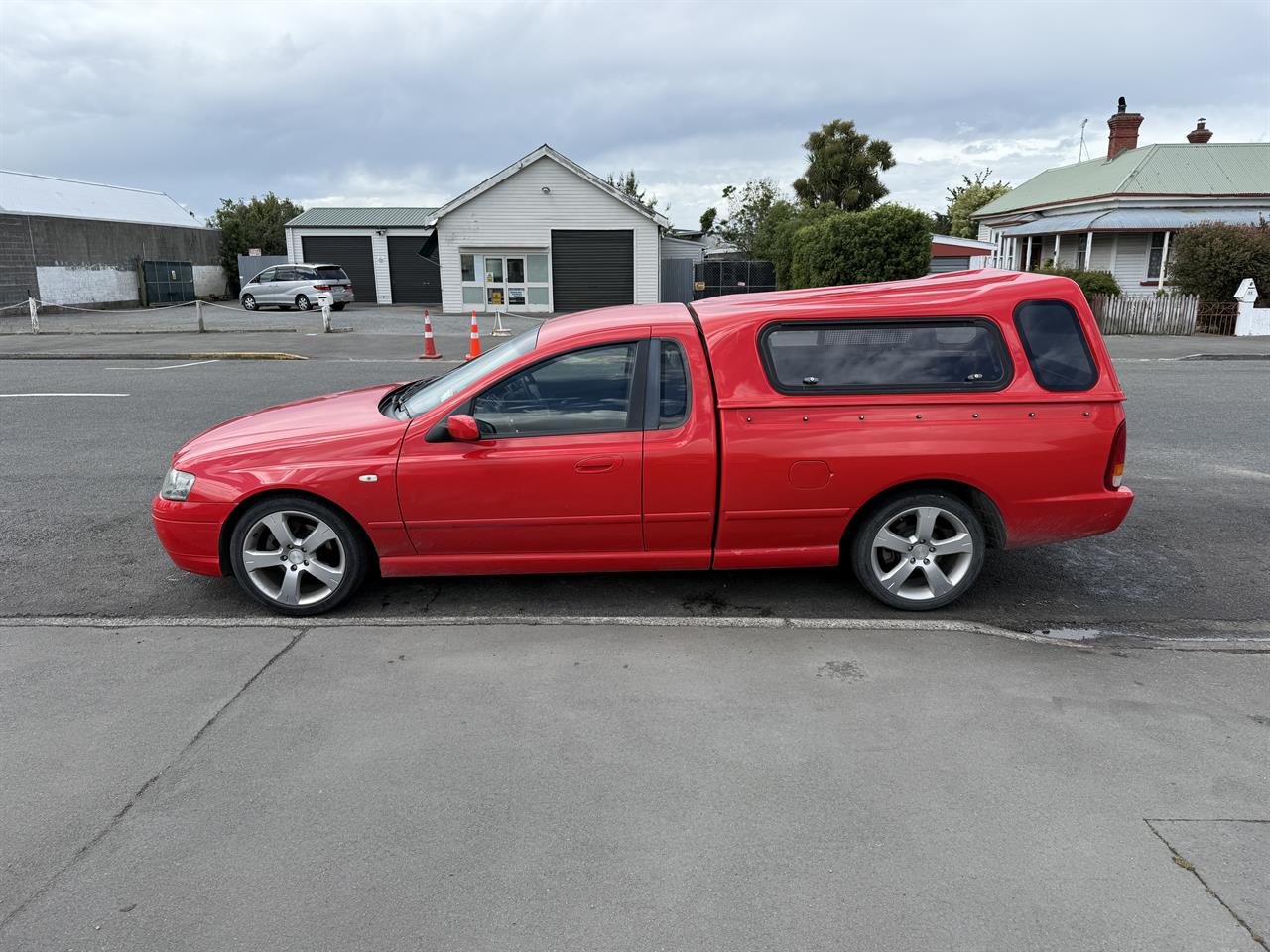 2004 Ford Falcon Carousel 9