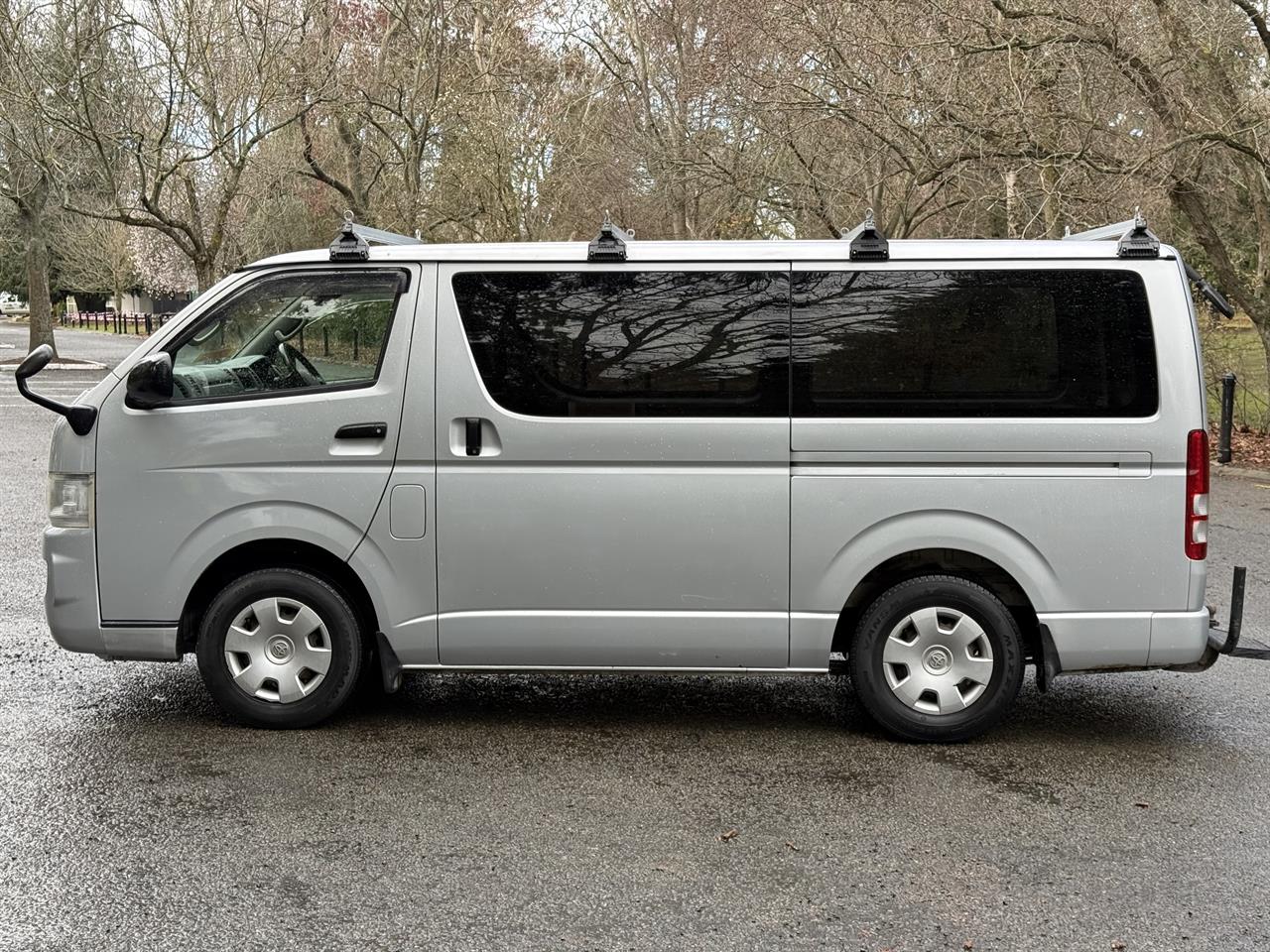 2009 Toyota Hiace Carousel 12