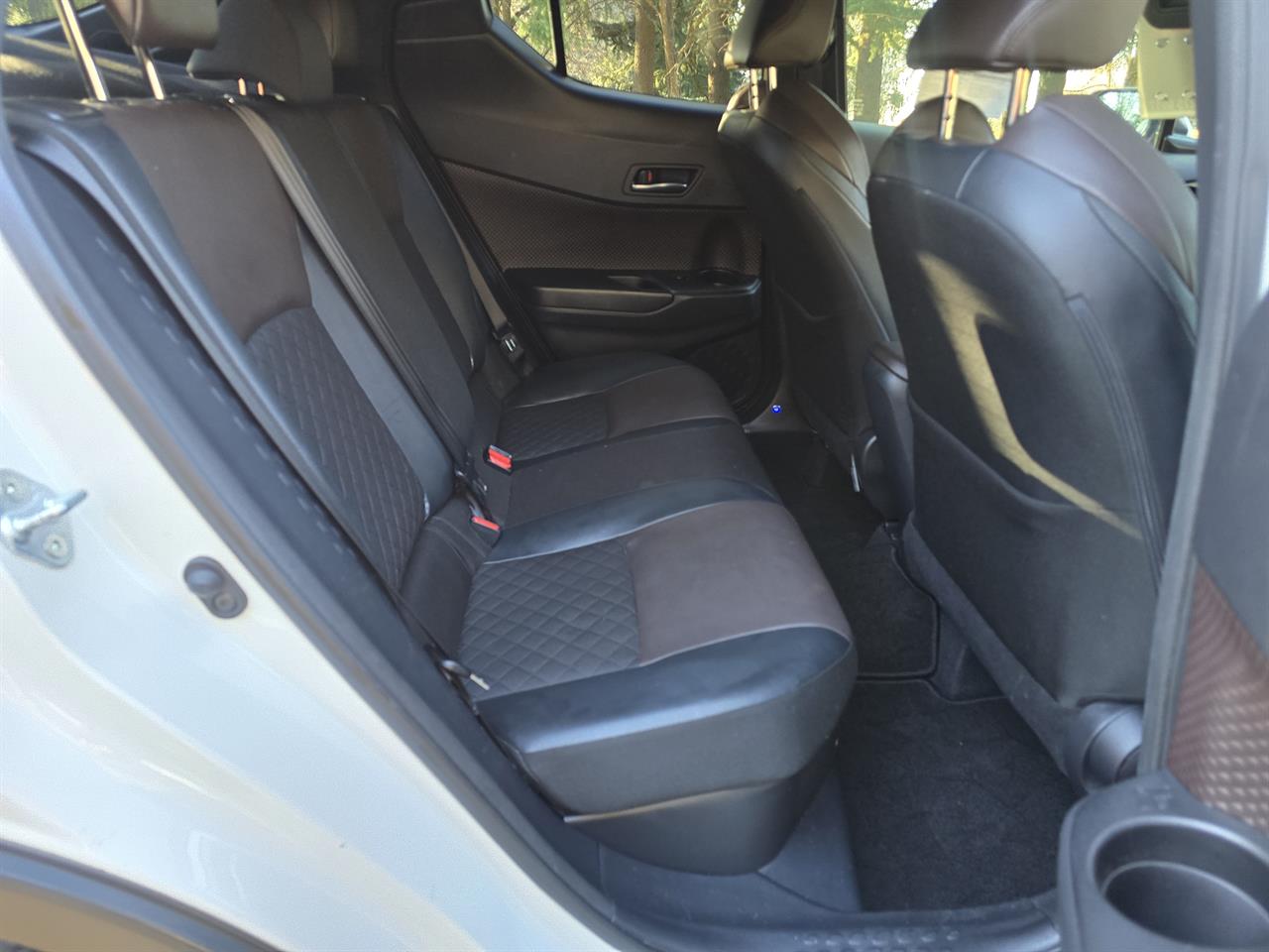 2017 Toyota C-HR Carousel 6