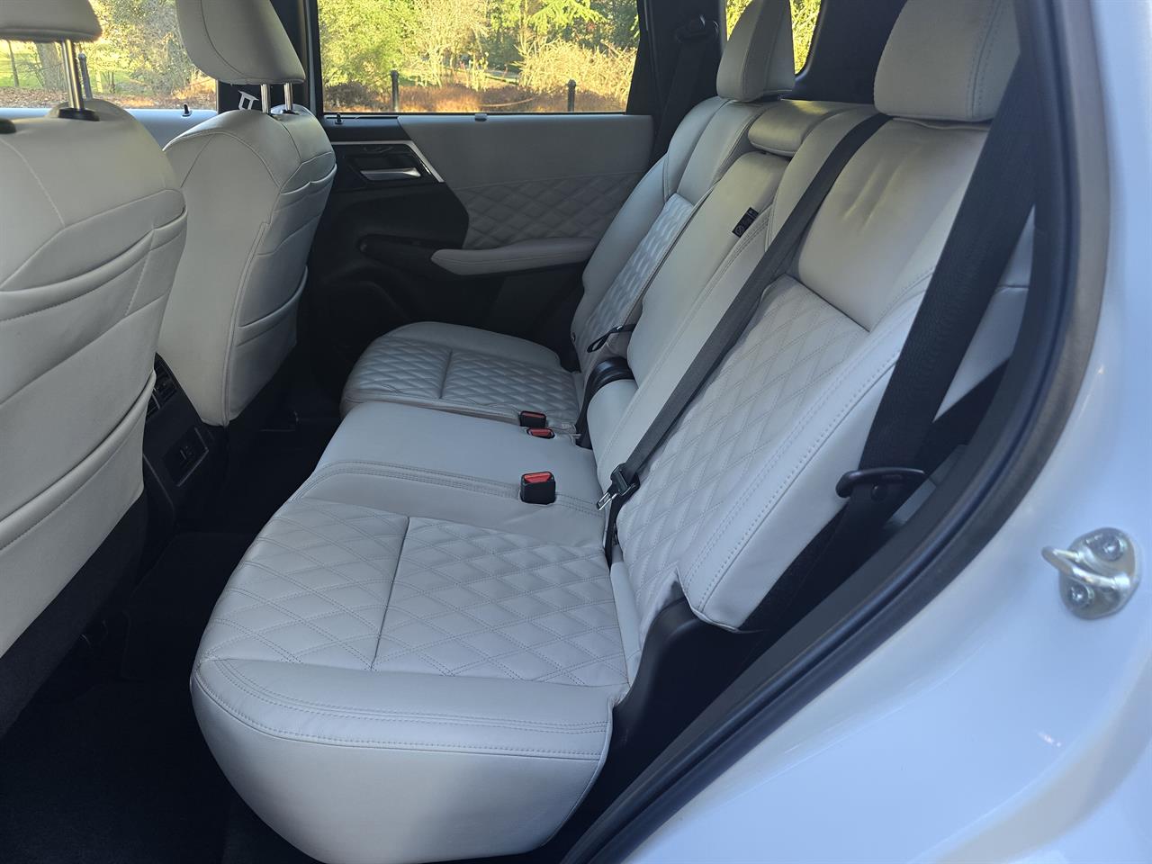 2021 Mitsubishi Outlander VRX Carousel 3