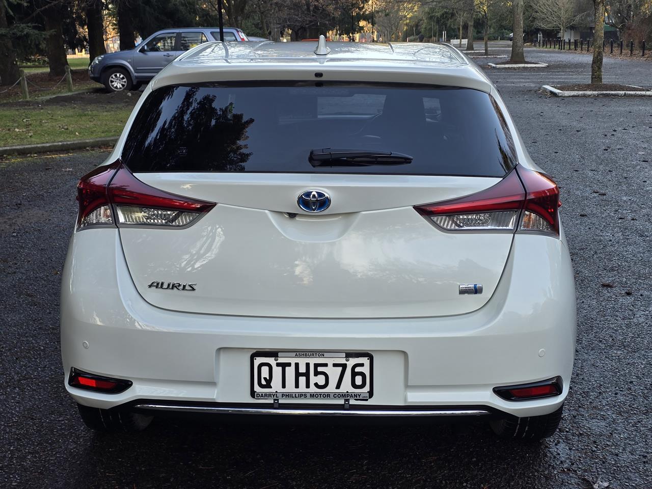 2016 Toyota Auris HYBRID Carousel 14