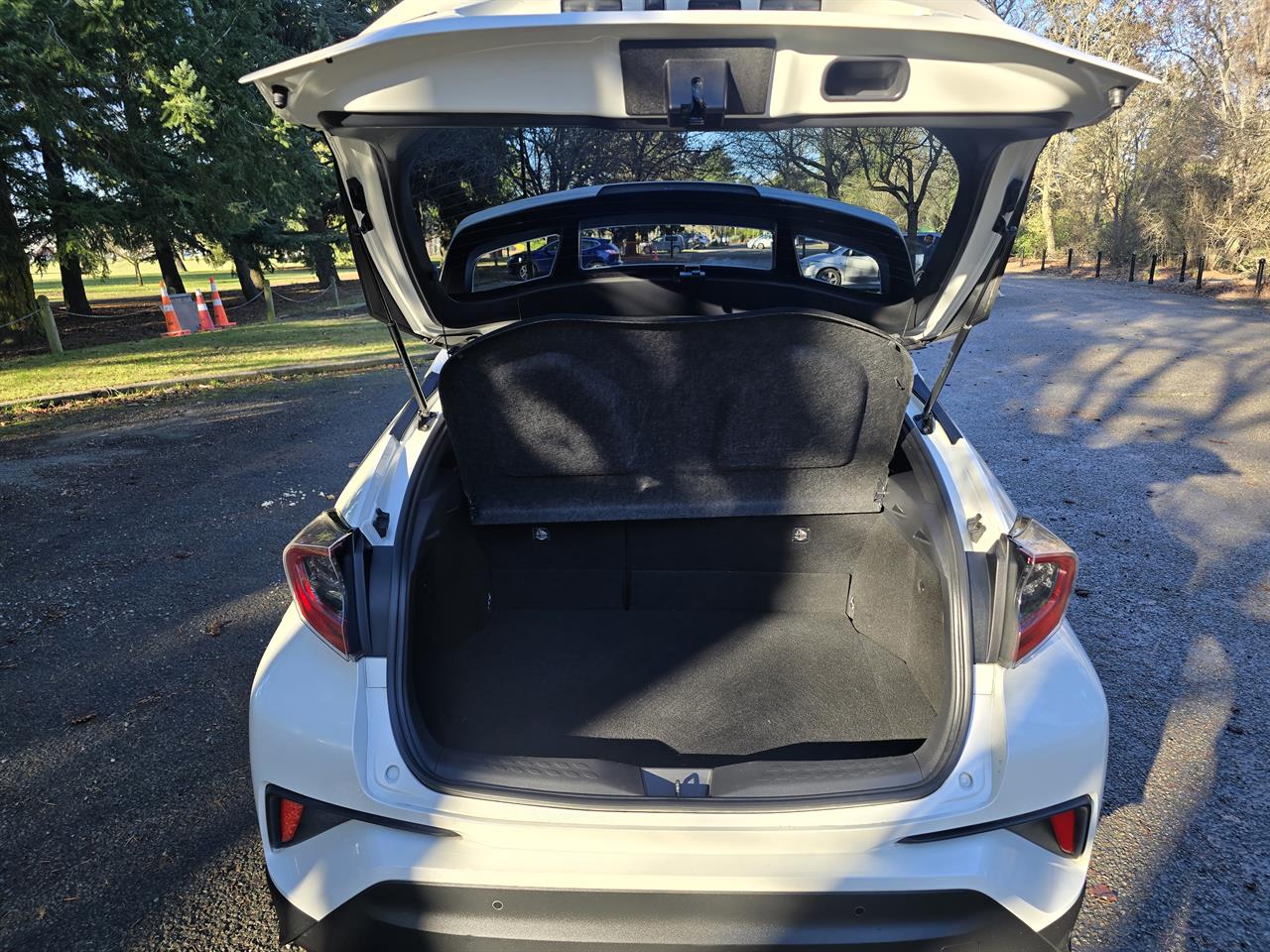 2017 Toyota C-HR Carousel 7
