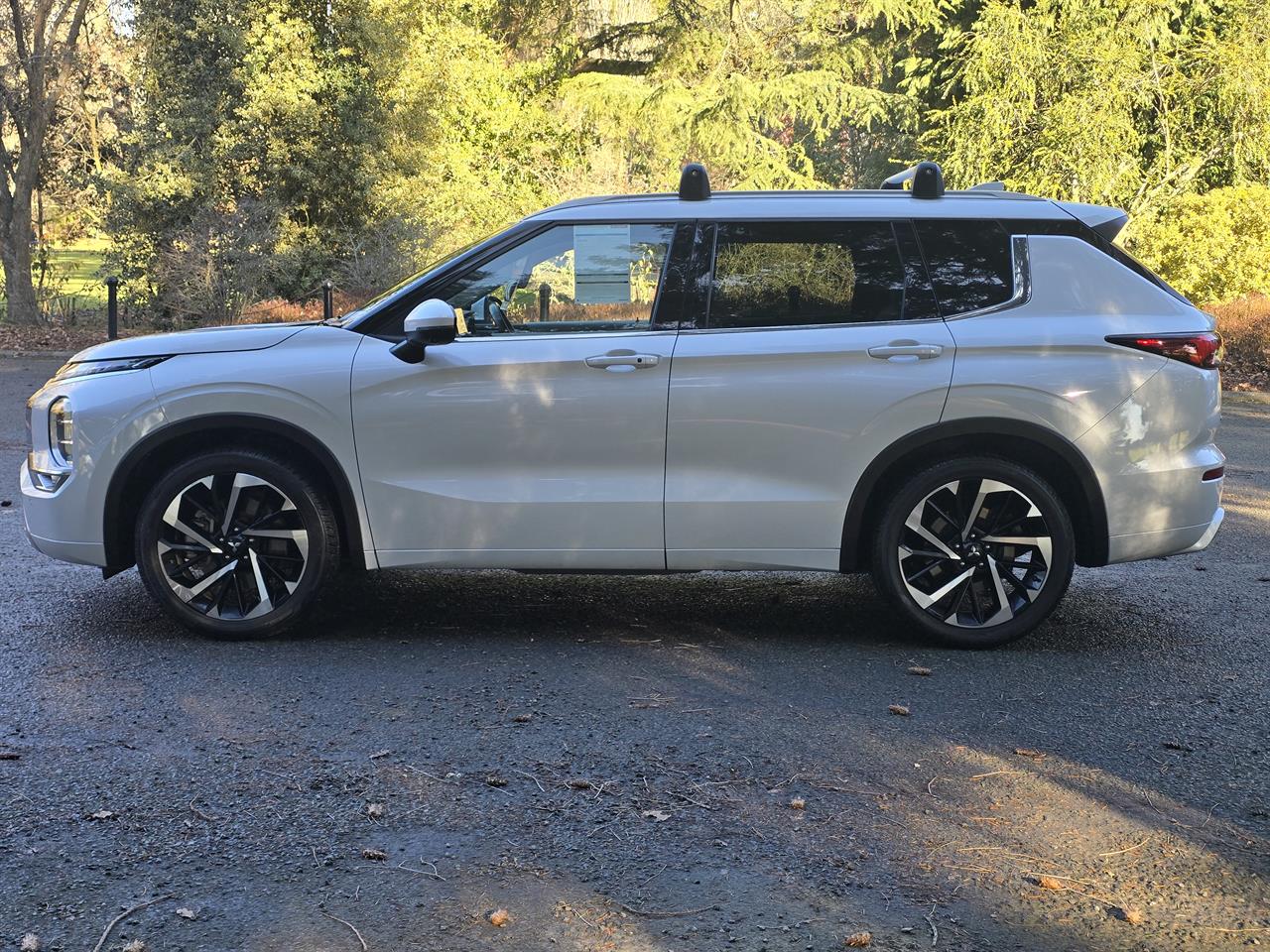 2021 Mitsubishi Outlander VRX Carousel 16