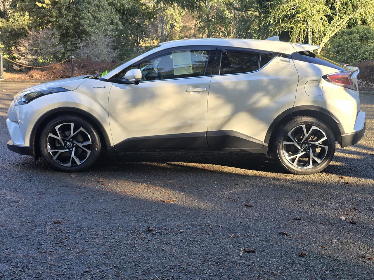 2017 Toyota C-HR Carousel 13
