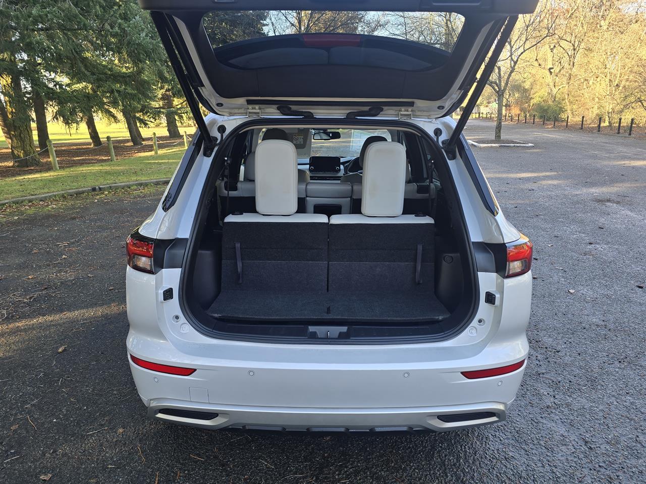 2021 Mitsubishi Outlander VRX Carousel 4