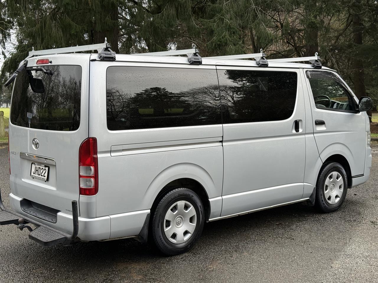 2009 Toyota Hiace Carousel 10