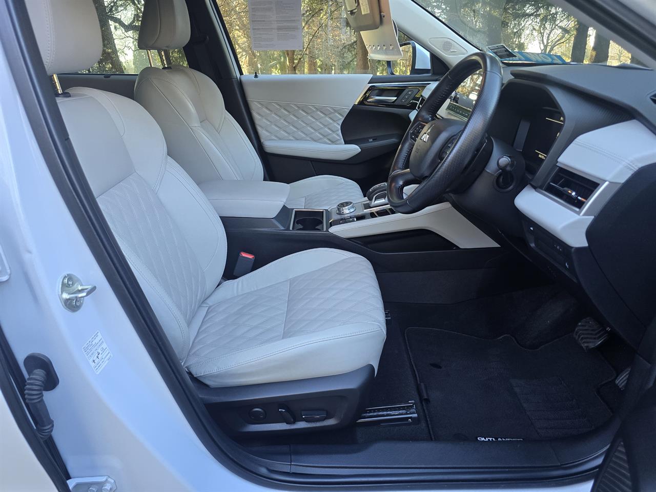 2021 Mitsubishi Outlander VRX Carousel 8