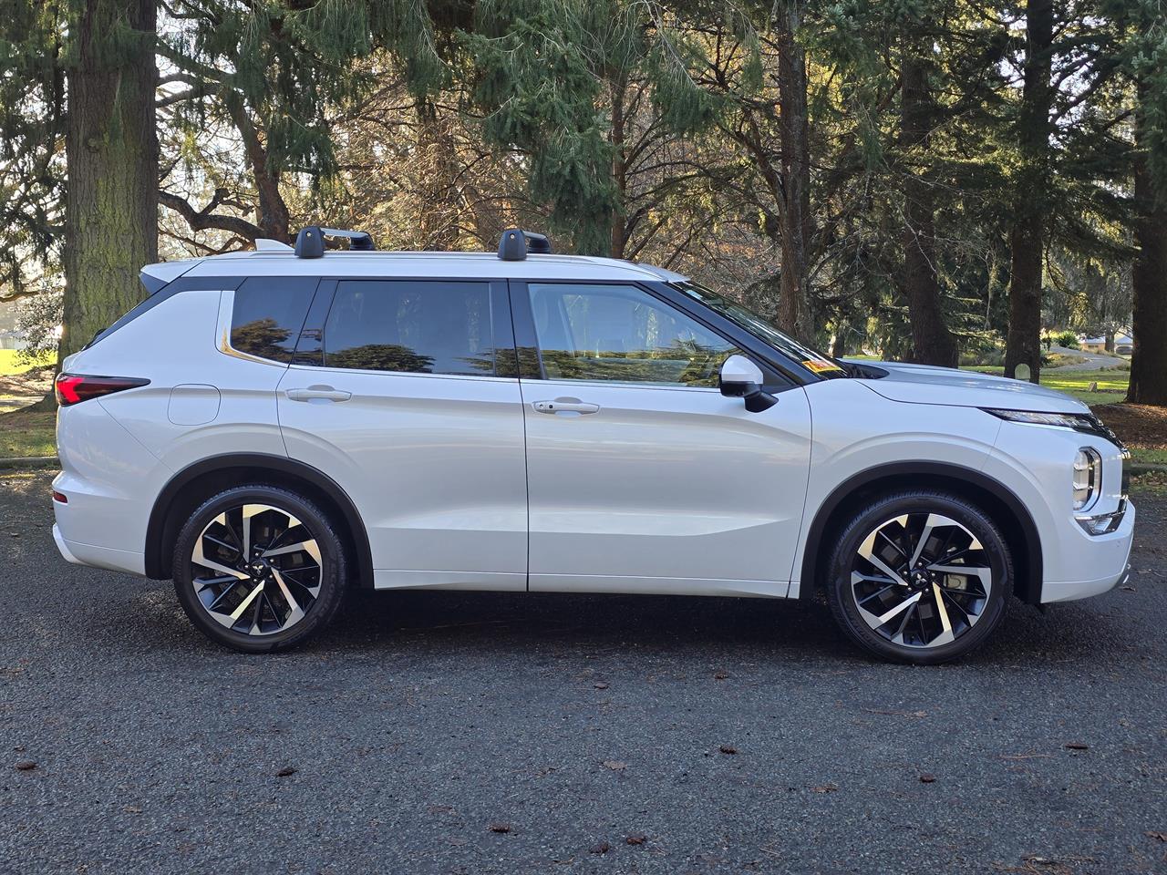 2021 Mitsubishi Outlander VRX Carousel 12
