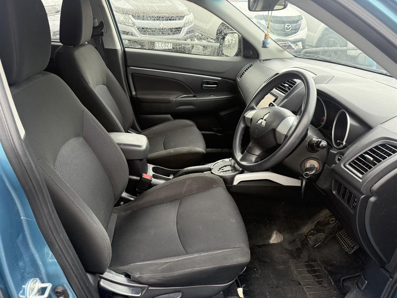 2010 Mitsubishi RVR Carousel 2