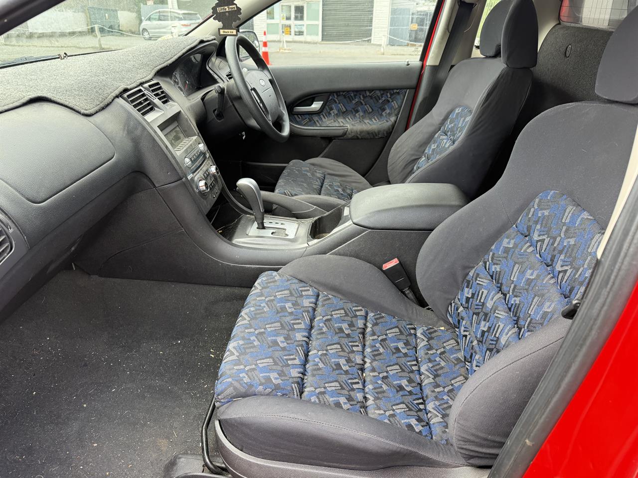2004 Ford Falcon Carousel 3