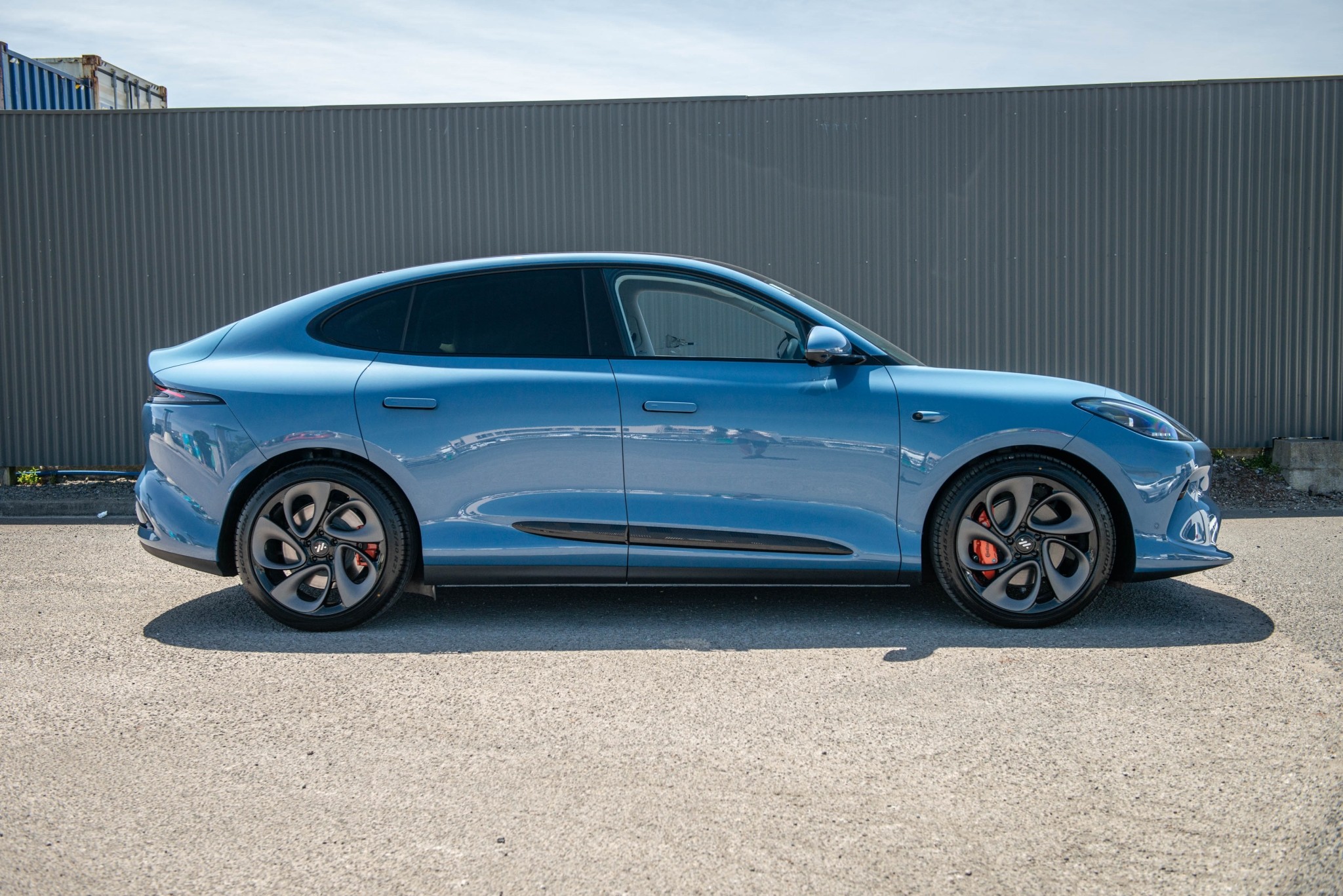 2026 MG IM6 PERFORMACE 100KWH Carousel 5