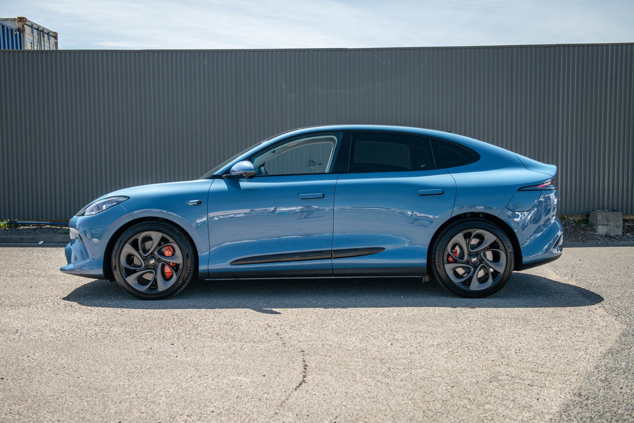 2026 MG IM6 PERFORMACE 100KWH Carousel 7