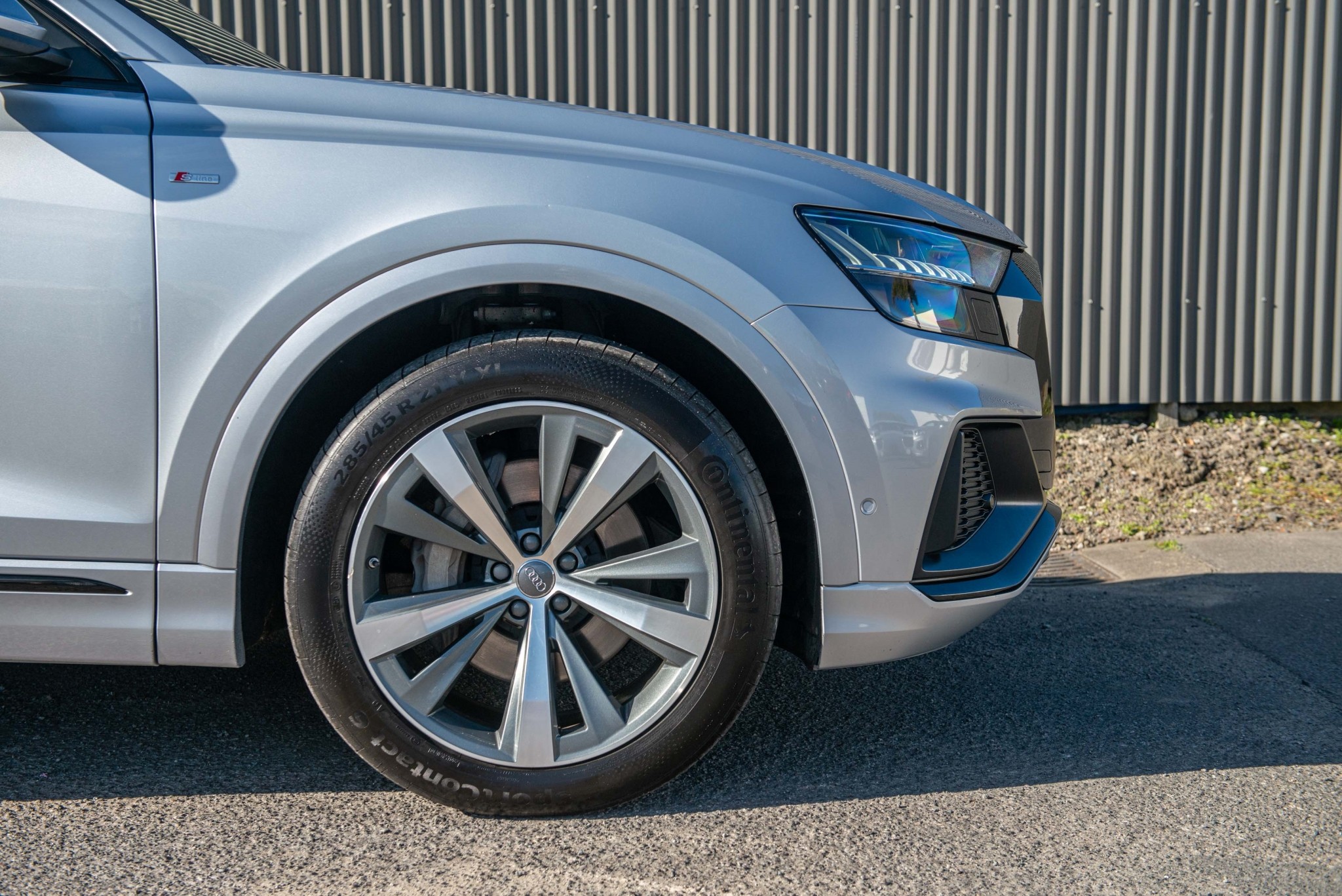 2019 Audi Q8 3.0TDI 210kW S line quattro Carousel 6