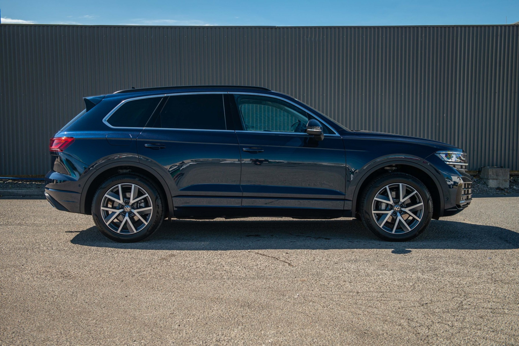 2025 Volkswagen Touareg TDI V6 Carousel 6