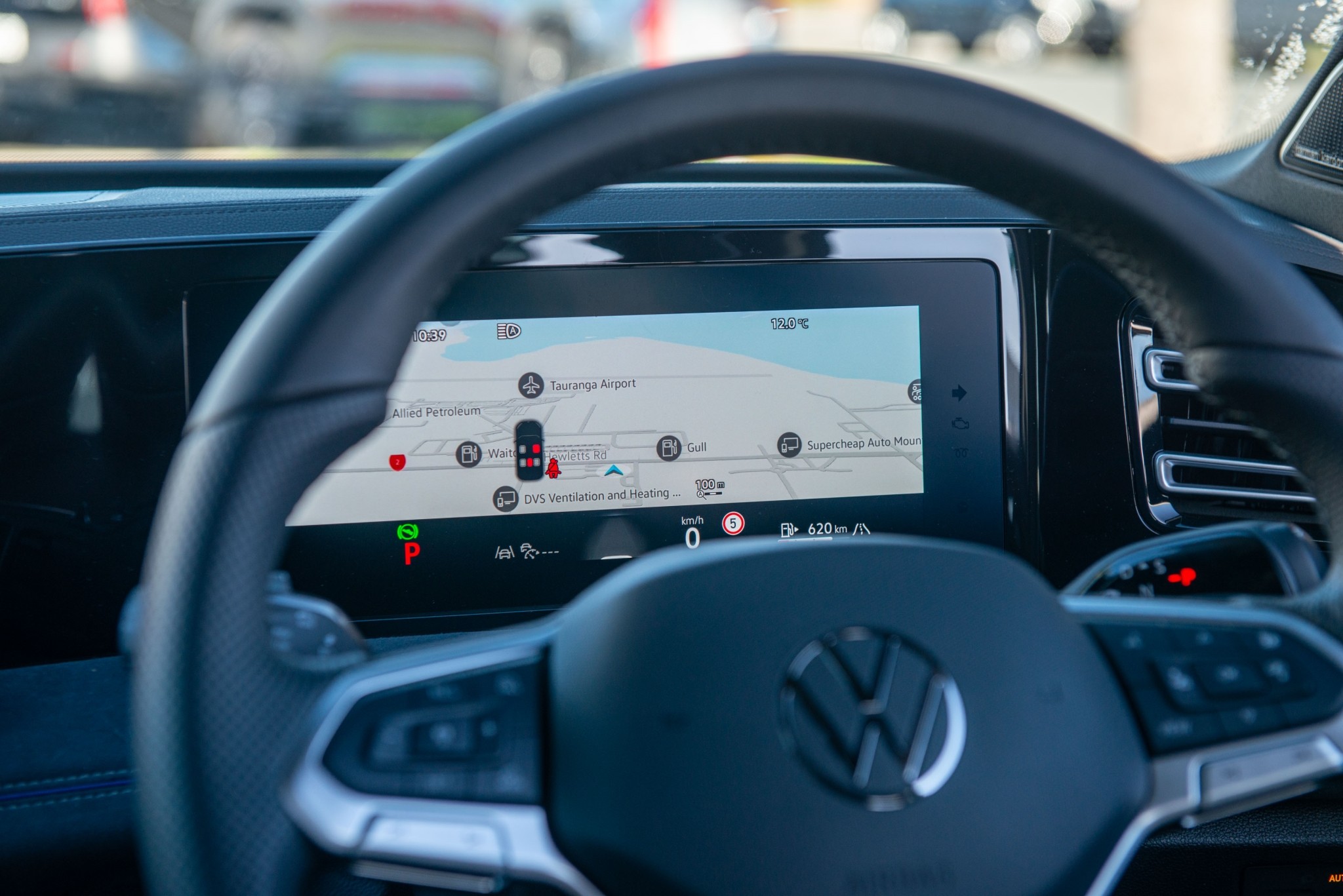 2026 Volkswagen Tiguan R-Line 2WD with Touring package Carousel 16