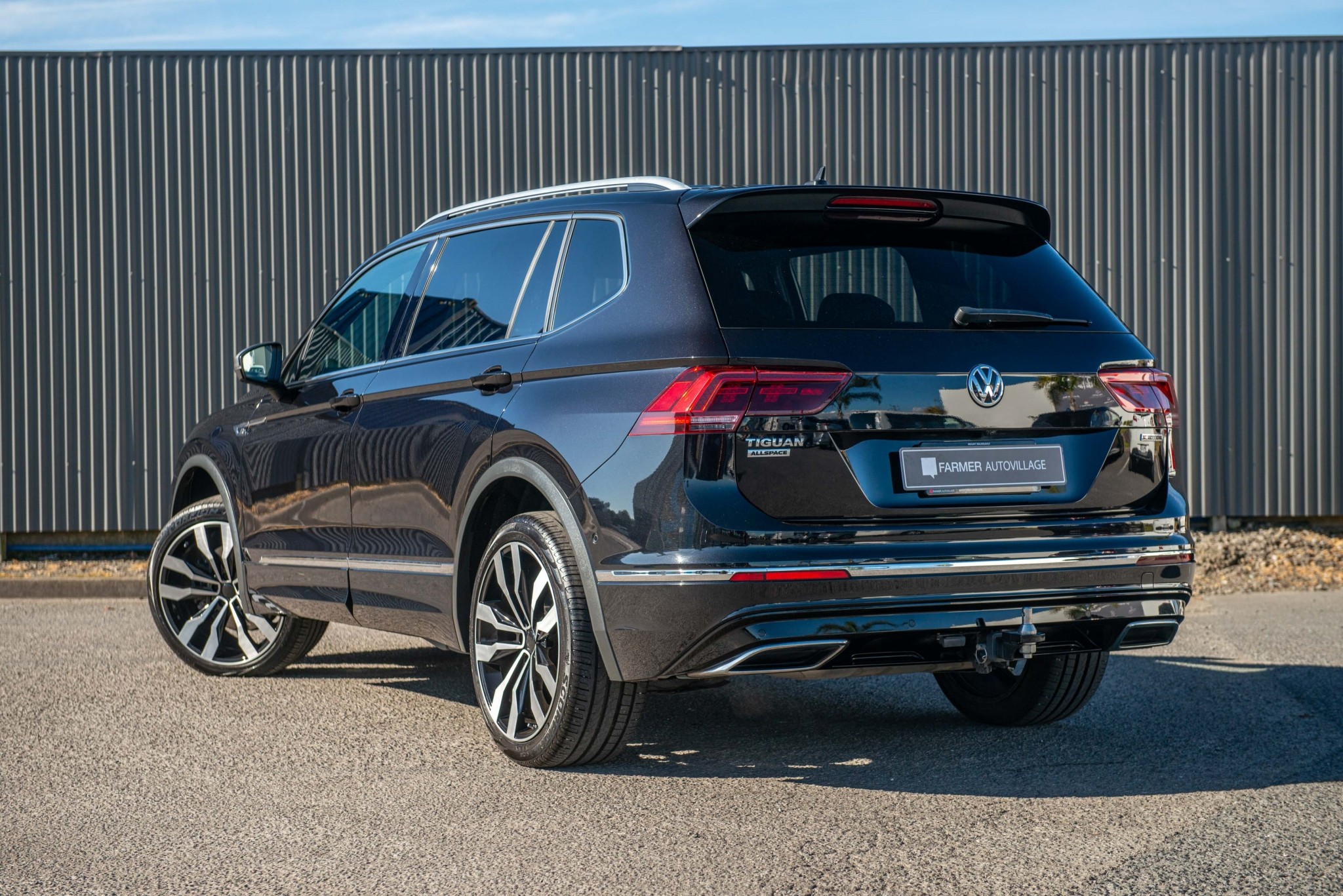 2020 Volkswagen Tiguan Allspace TSI R-Line 4Motion 2.0 Carousel 9