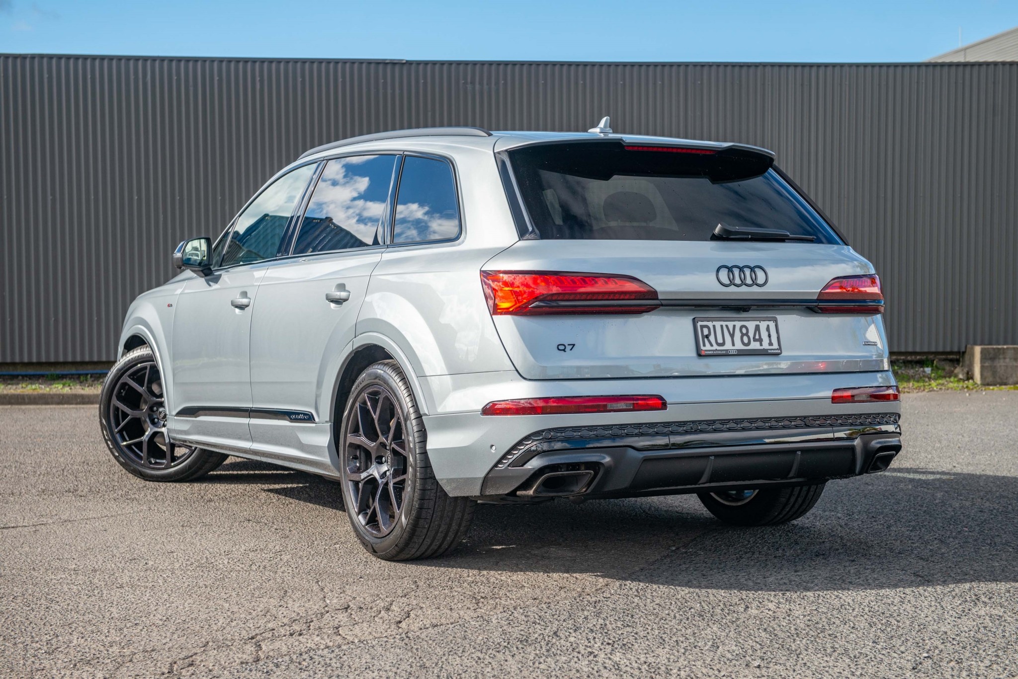 2026 Audi Q7 50 TDI 210kW S line quattro Carousel 7