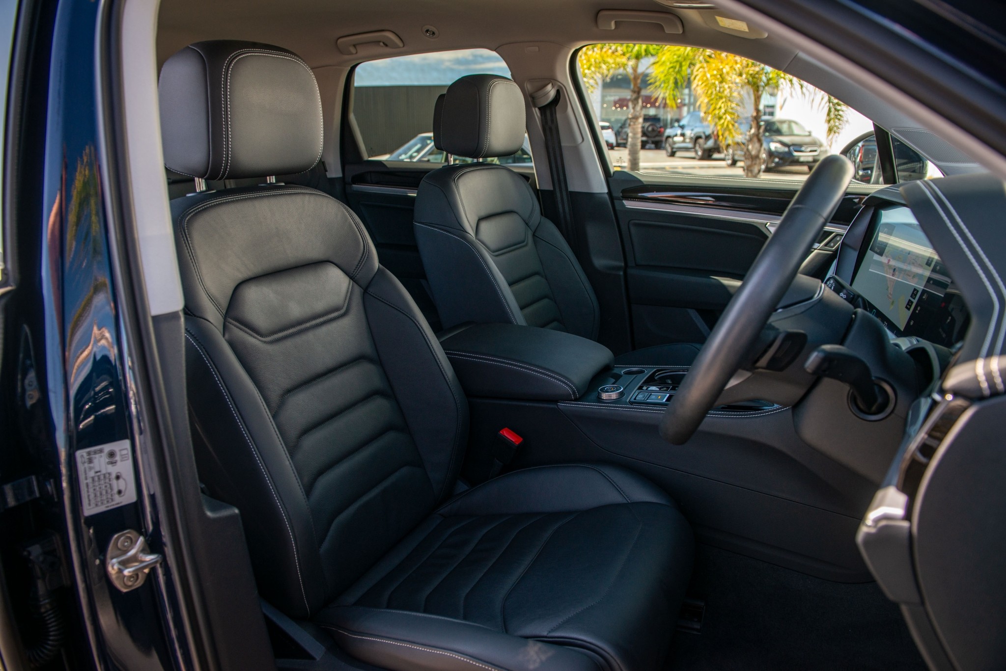 2025 Volkswagen Touareg TDI V6 Carousel 11