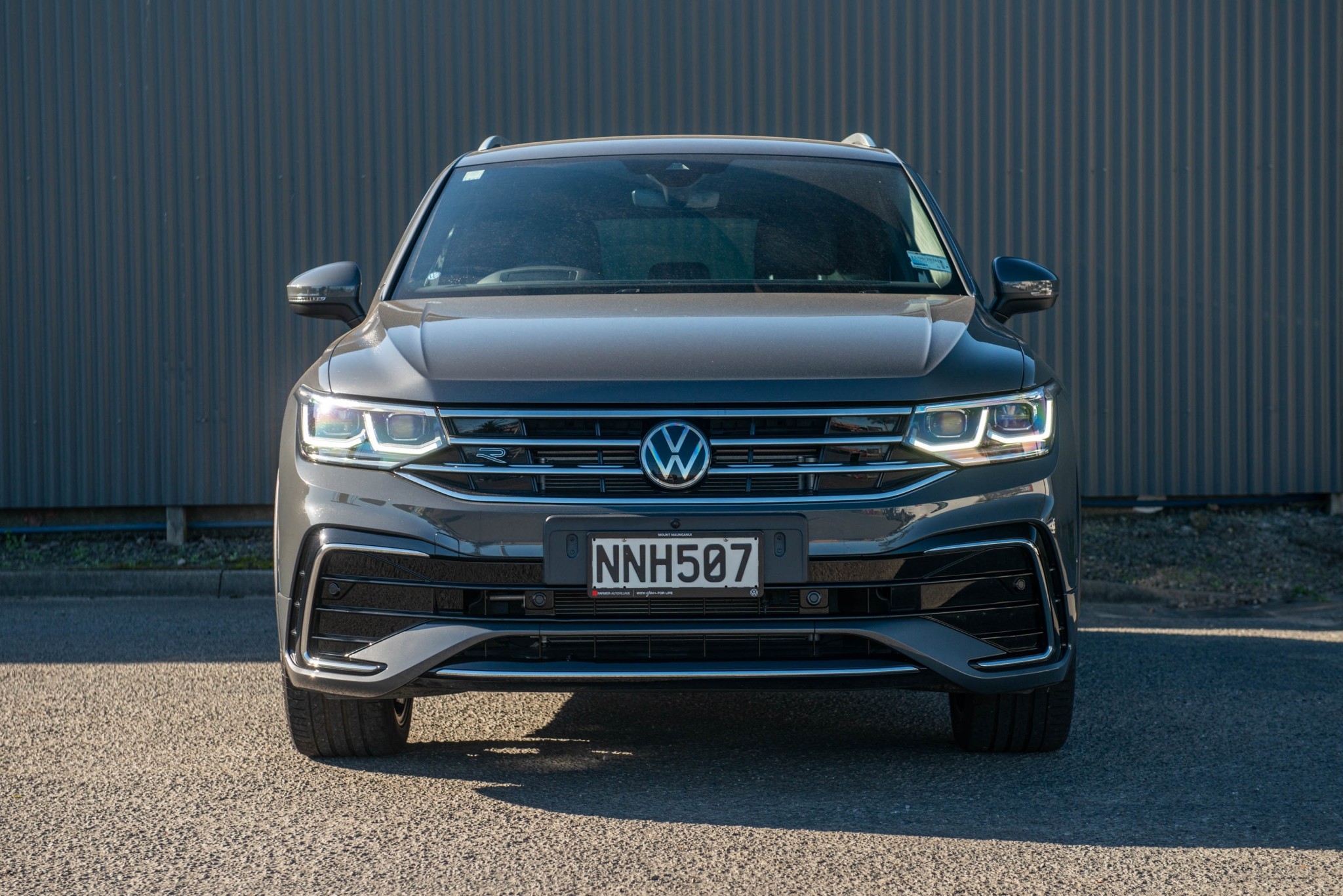 2021 Volkswagen Tiguan TSI R-Line 4Motion 2.0 Carousel 1