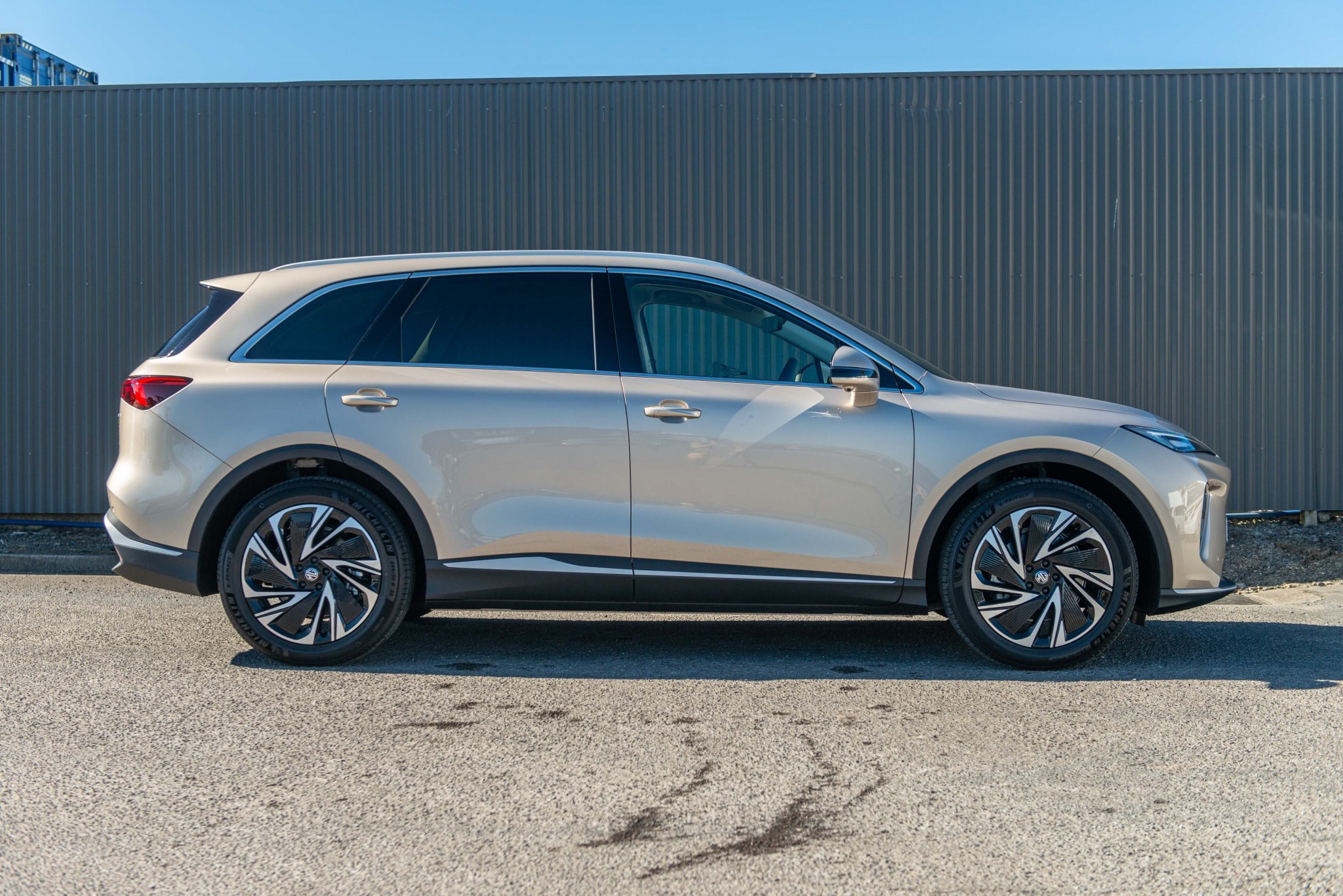 2026 MG S6 ESSENCE AWD Carousel 6