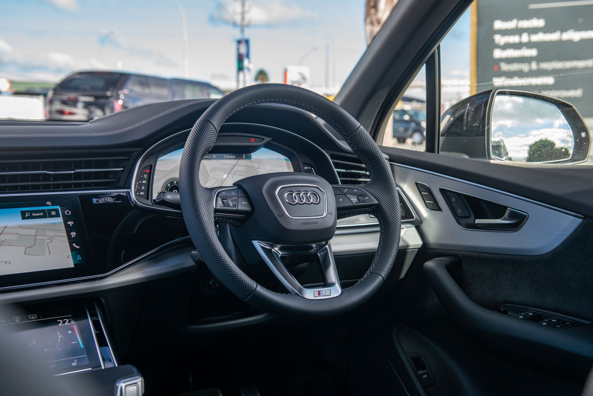 2026 Audi Q7 50 TDI 210kW S line quattro Carousel 13