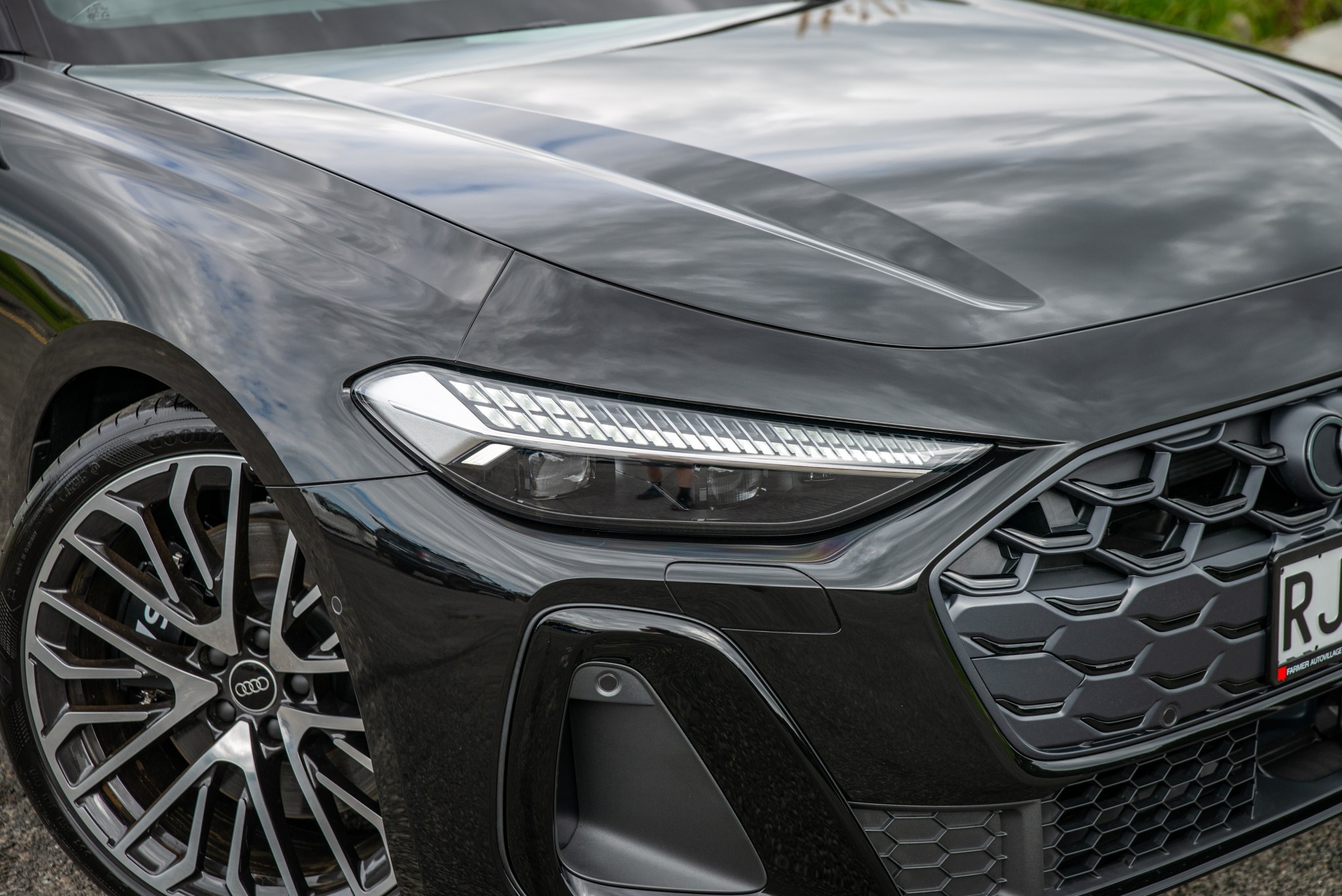 2025 Audi S5 Avant 3.0TFSI 270kW quattro Carousel 2