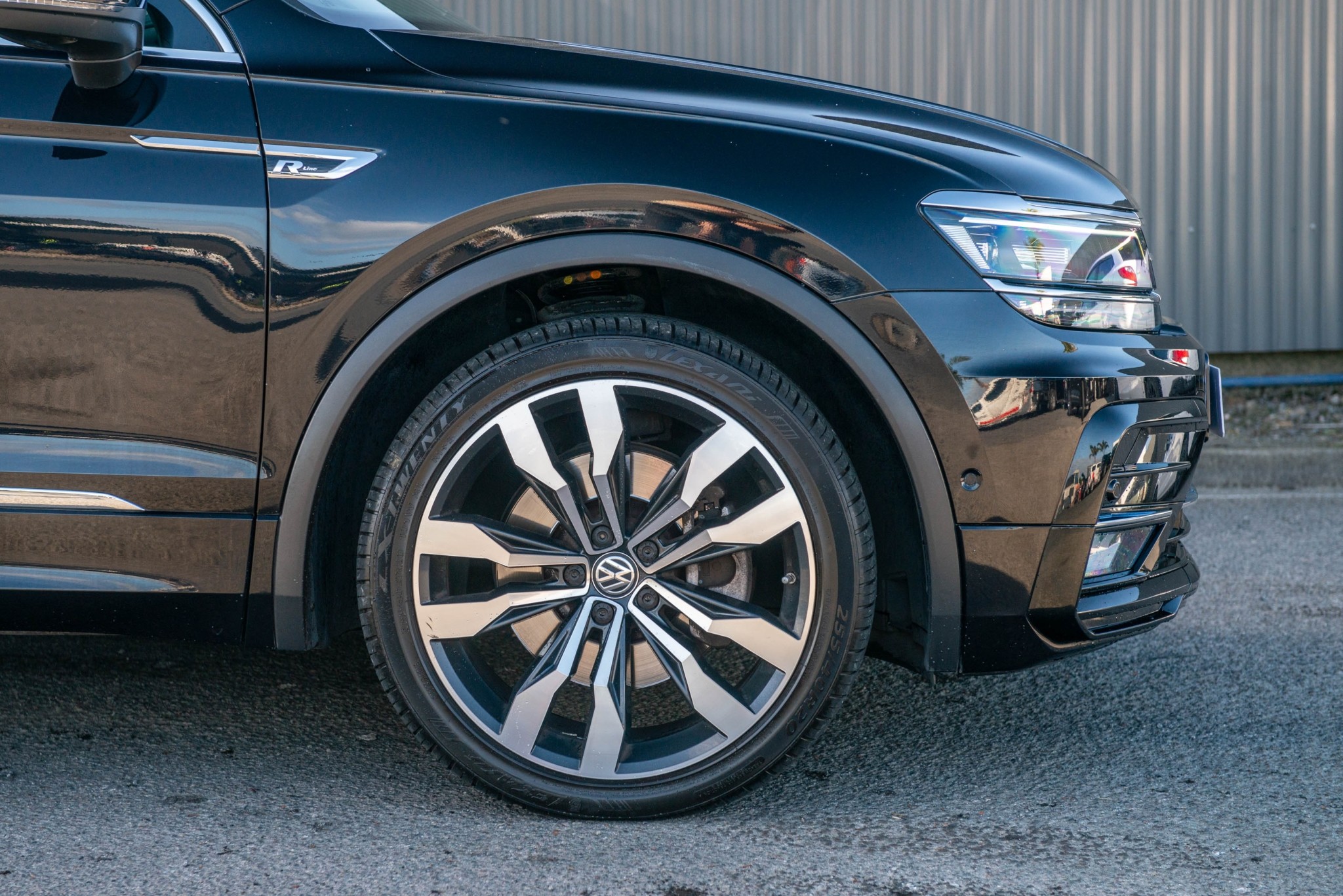 2018 Volkswagen Tiguan TSI R-Line 4Motion Carousel 8