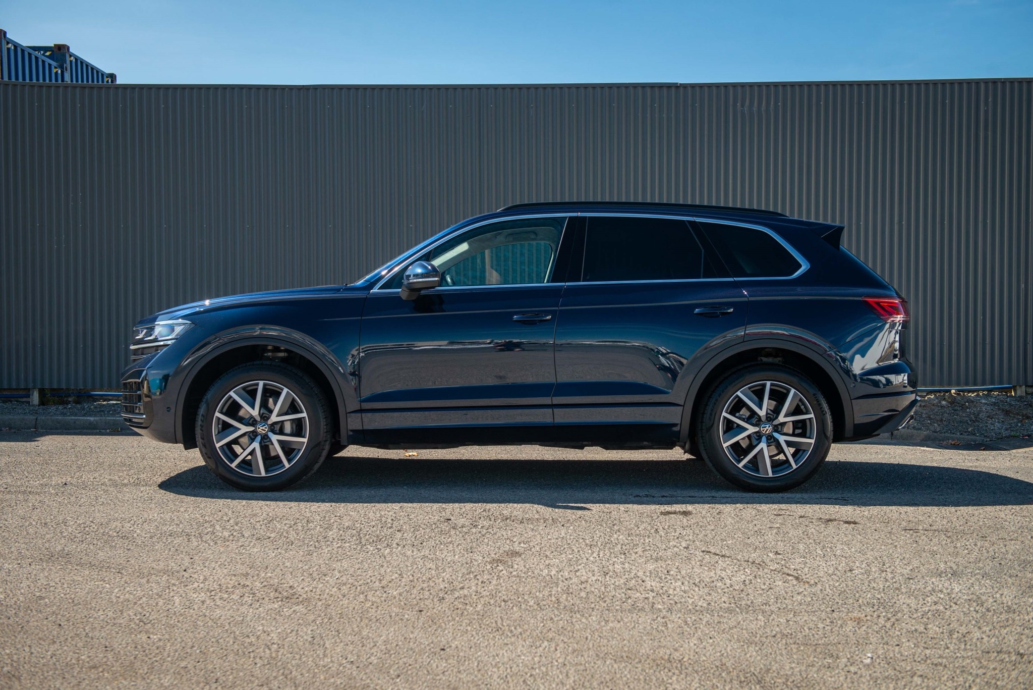 2025 Volkswagen Touareg TDI V6 Carousel 8