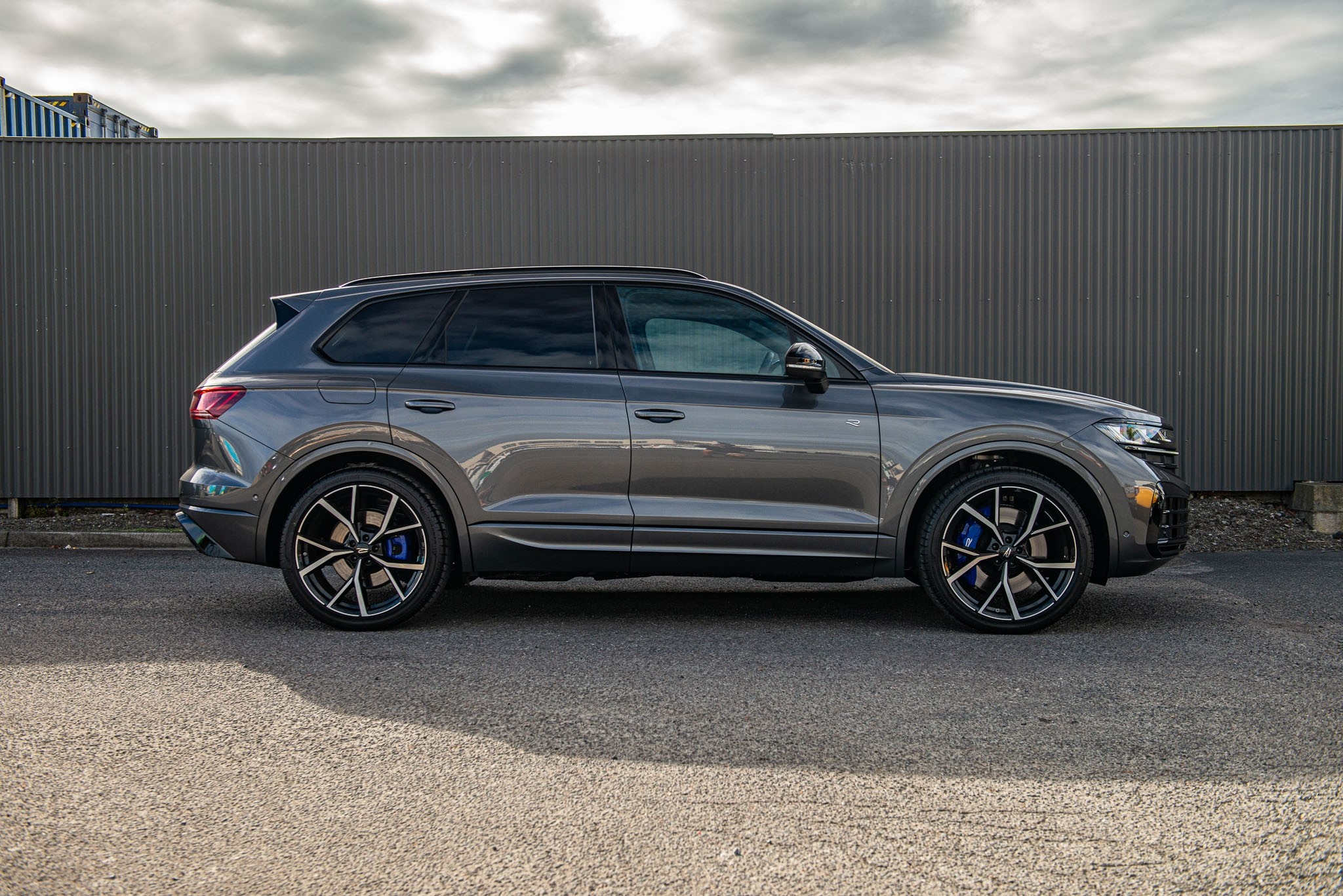 2026 Volkswagen Touareg R Phev Carousel 5