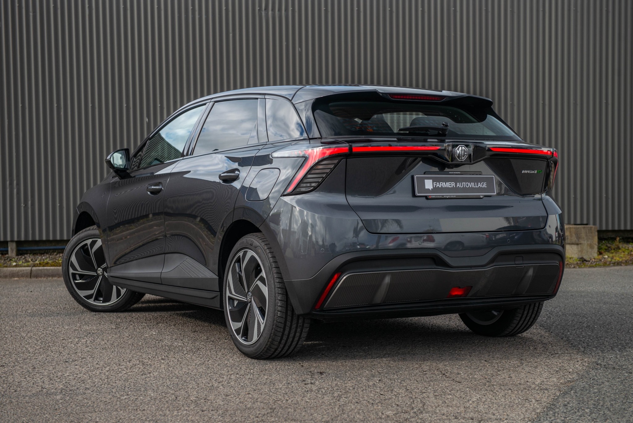 2026 MG 4 ESSENCE 64KWH Carousel 1