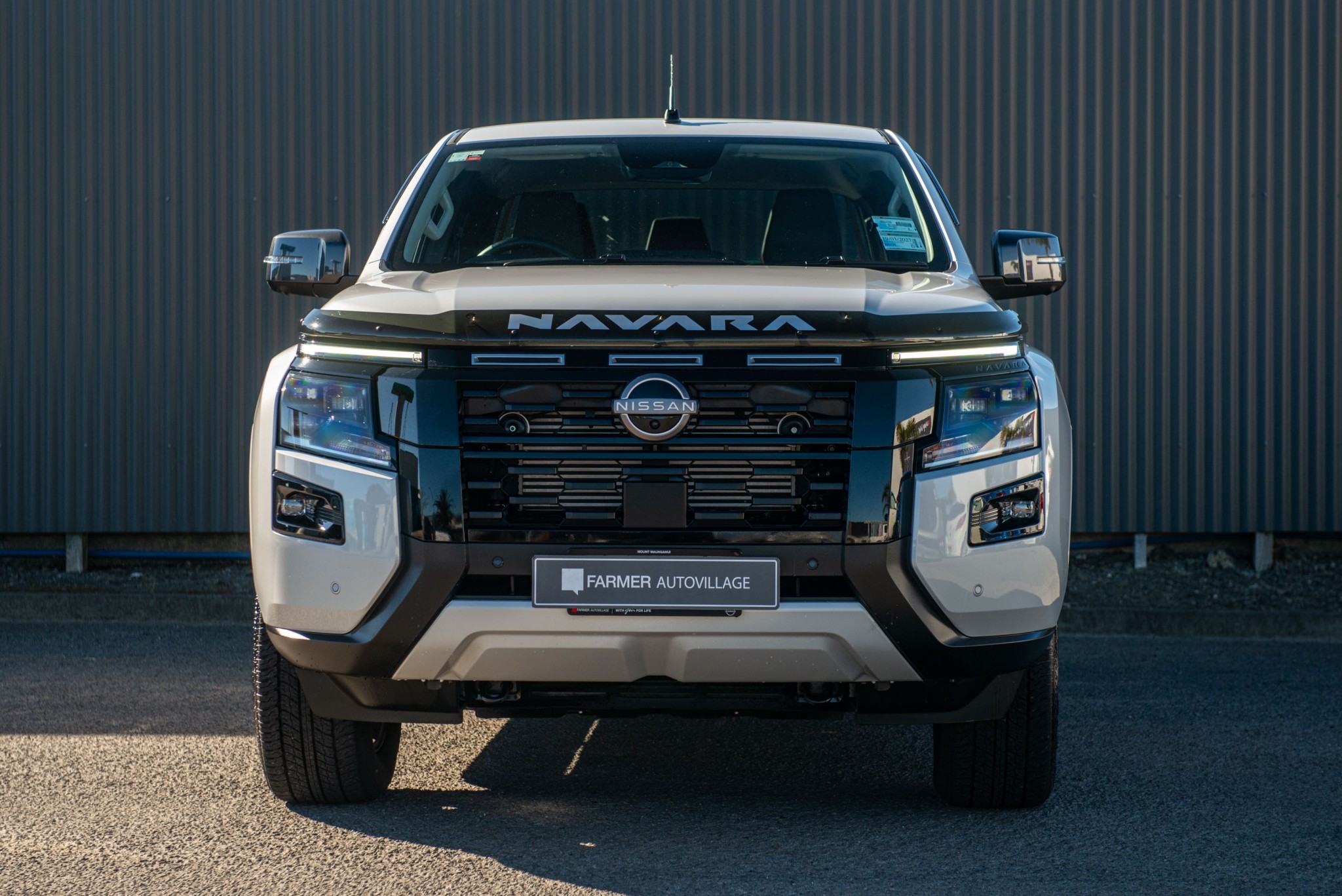 2026 Nissan Navara St-X 2.4D/4Wd/6At Collage 1
