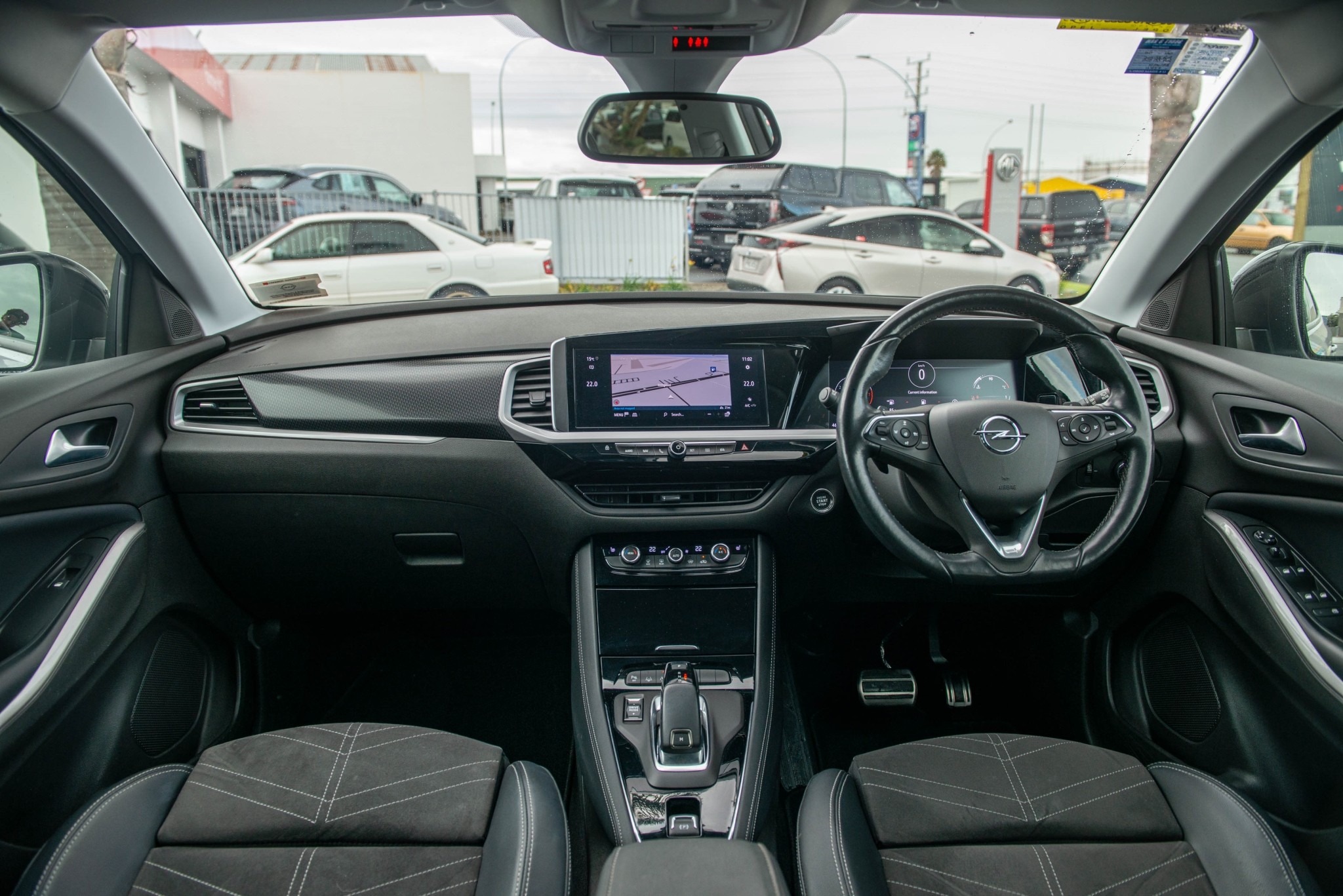 2023 Opel GRANDLAND Sri 1.2Pt/8At/Sv Carousel 12