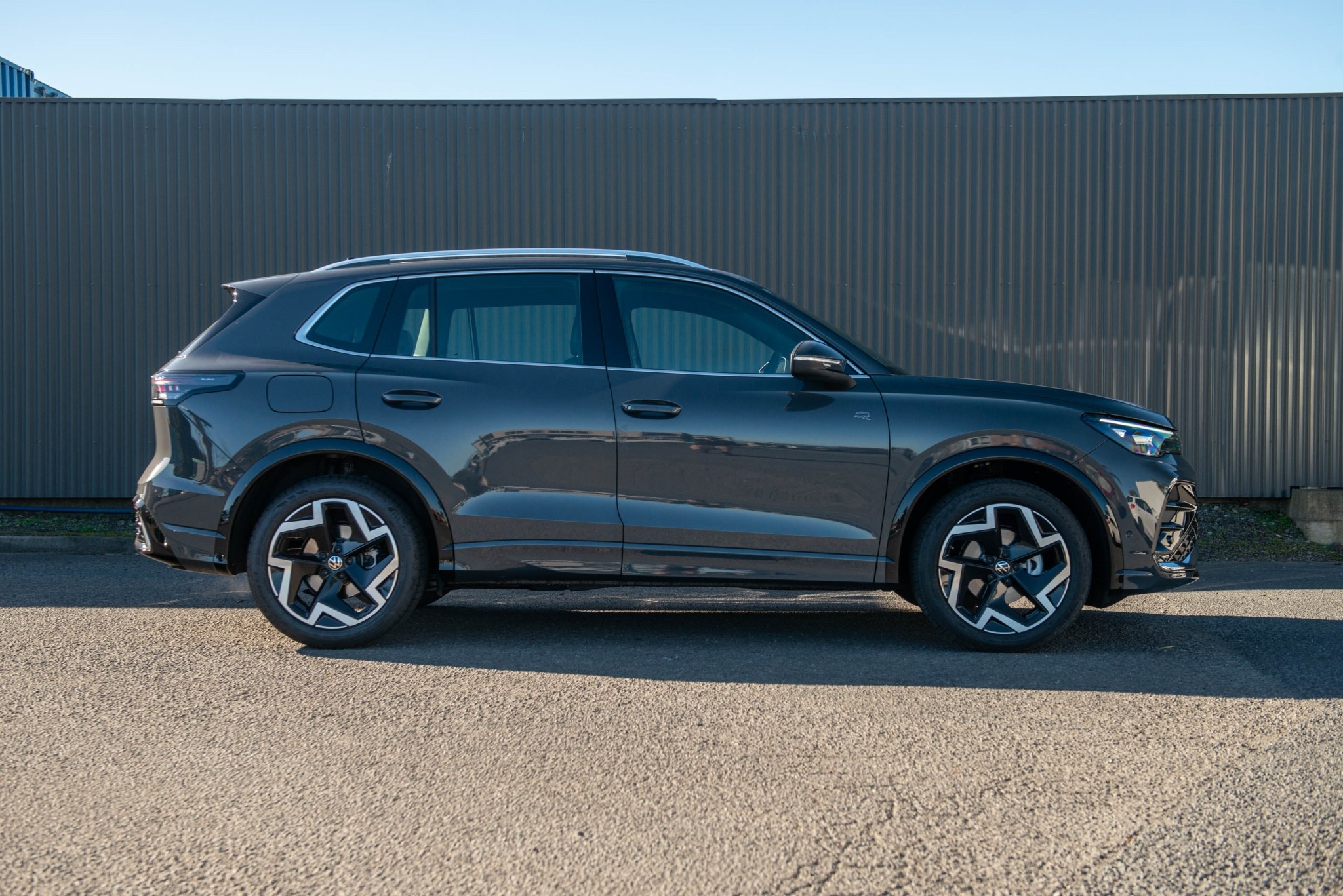 2026 Volkswagen Tiguan R-Line 2WD with Touring package Carousel 7