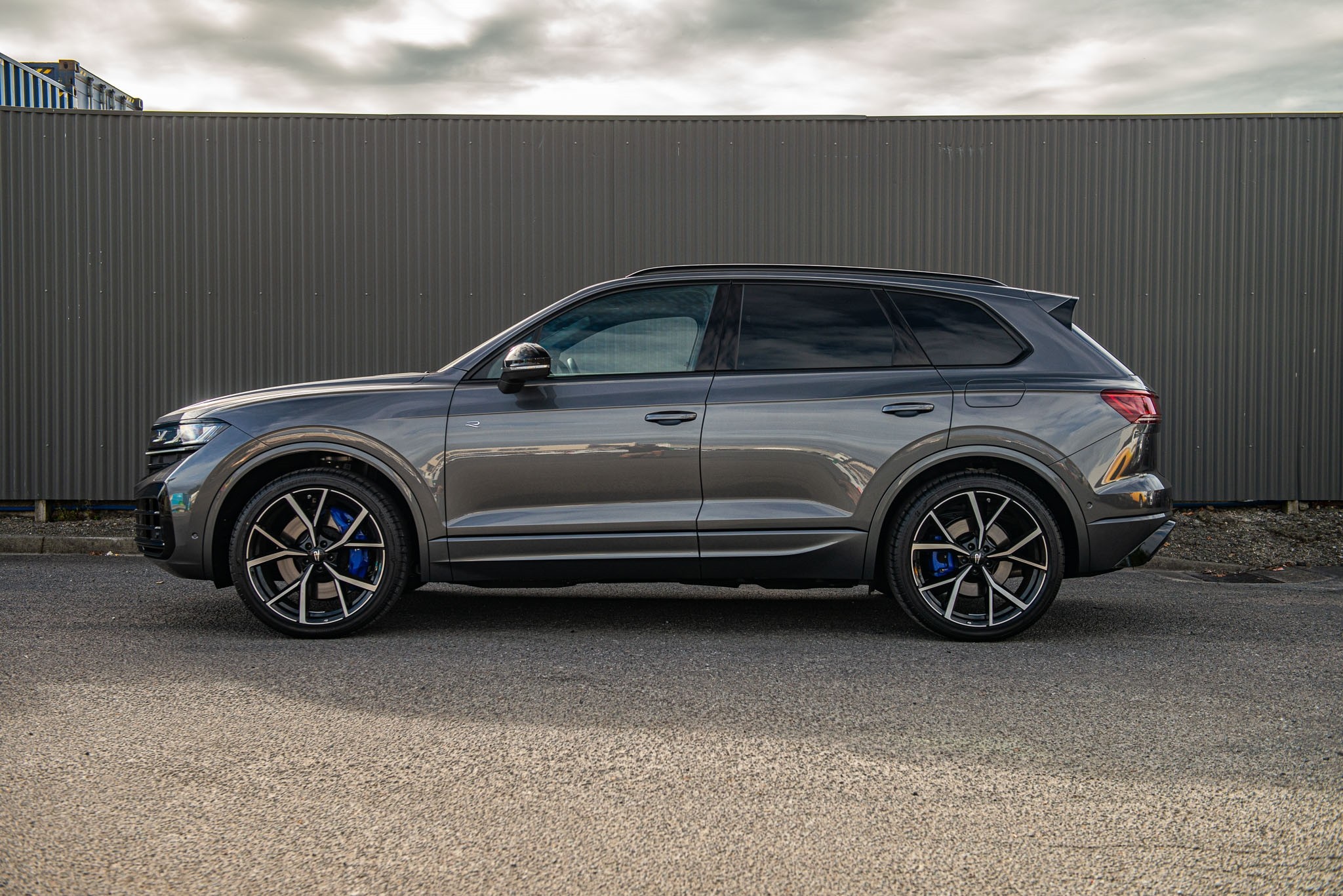 2026 Volkswagen Touareg R Phev Carousel 7
