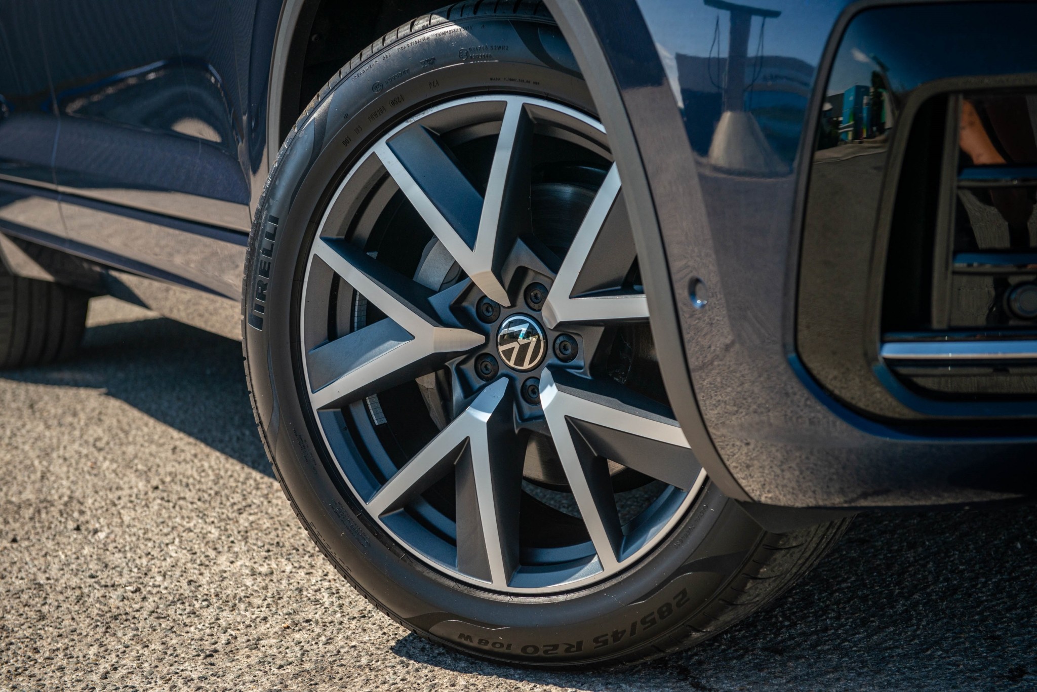 2025 Volkswagen Touareg TDI V6 Carousel 5
