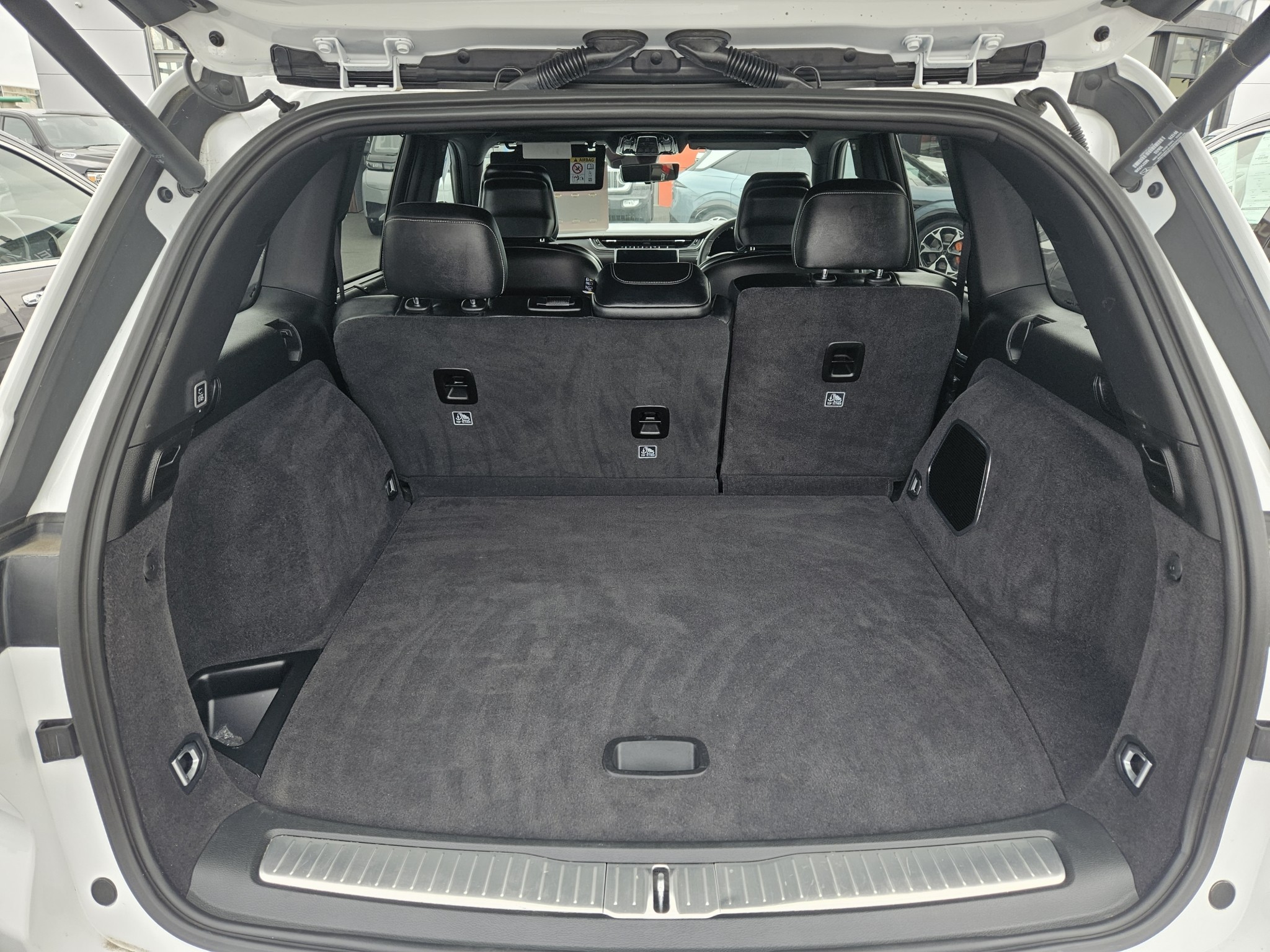 2024 Jeep Grand Cherokee Overland 3.6P/4Wd Carousel 17