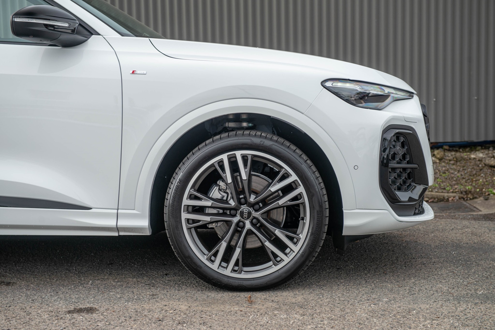 2026 Audi Q5 2.0TFSI MHEV+ S line quattro Carousel 4
