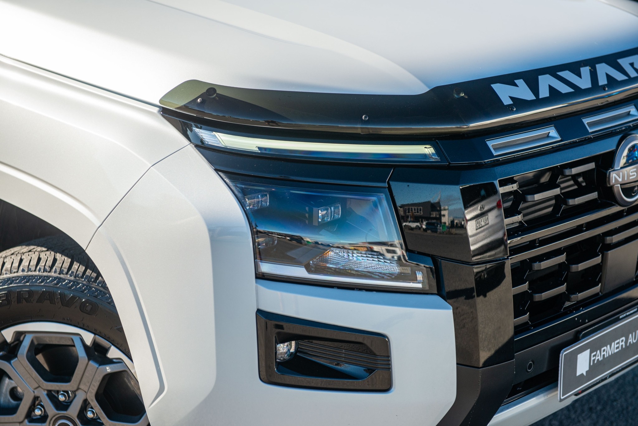 2026 Nissan Navara St-X 2.4D/4Wd/6At Collage 2