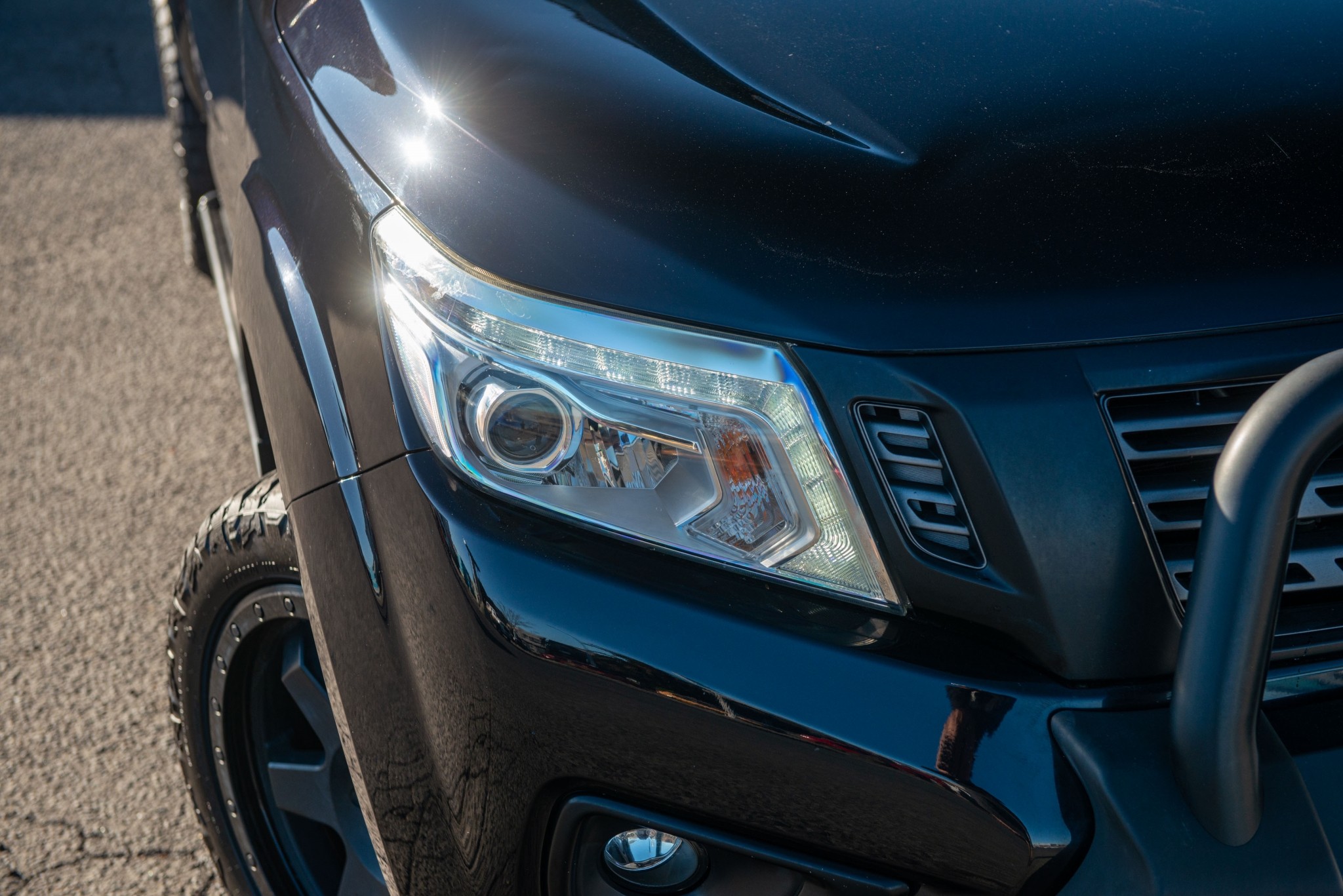 2019 Nissan Navara St-X 2.3D/7Am/Ut/4Dr Collage 2