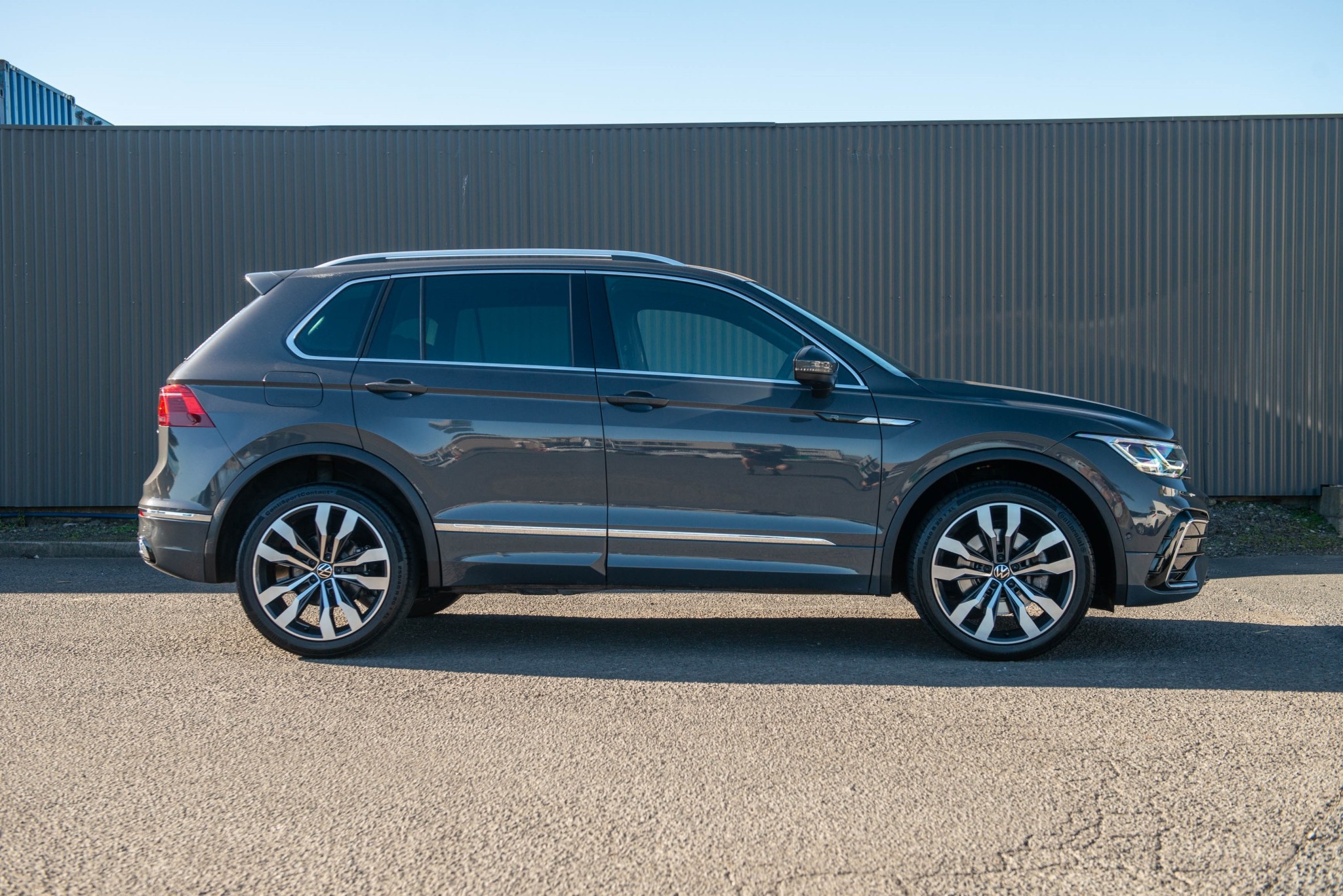 2021 Volkswagen Tiguan TSI R-Line 4Motion 2.0 Carousel 6